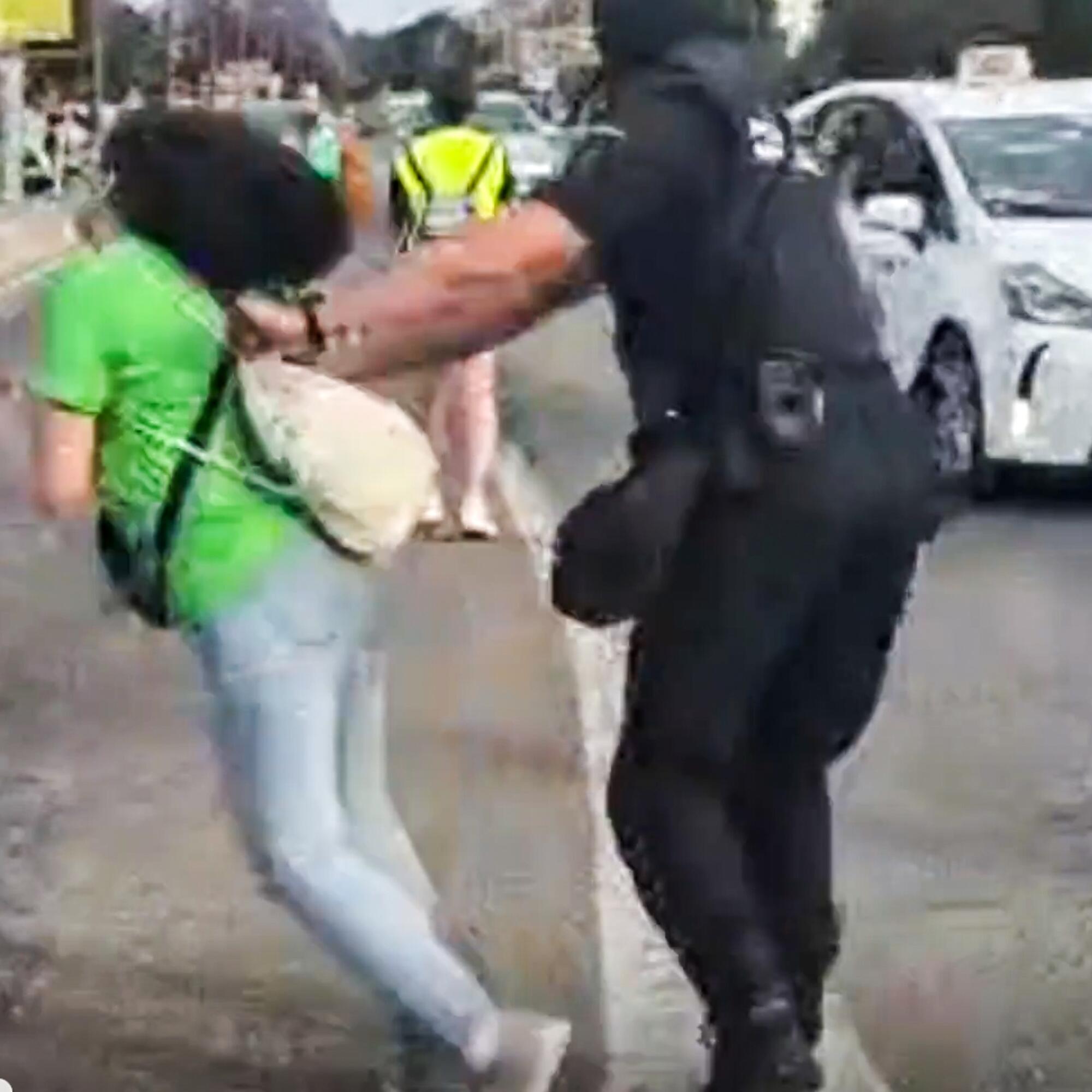 Agresión policia valencia