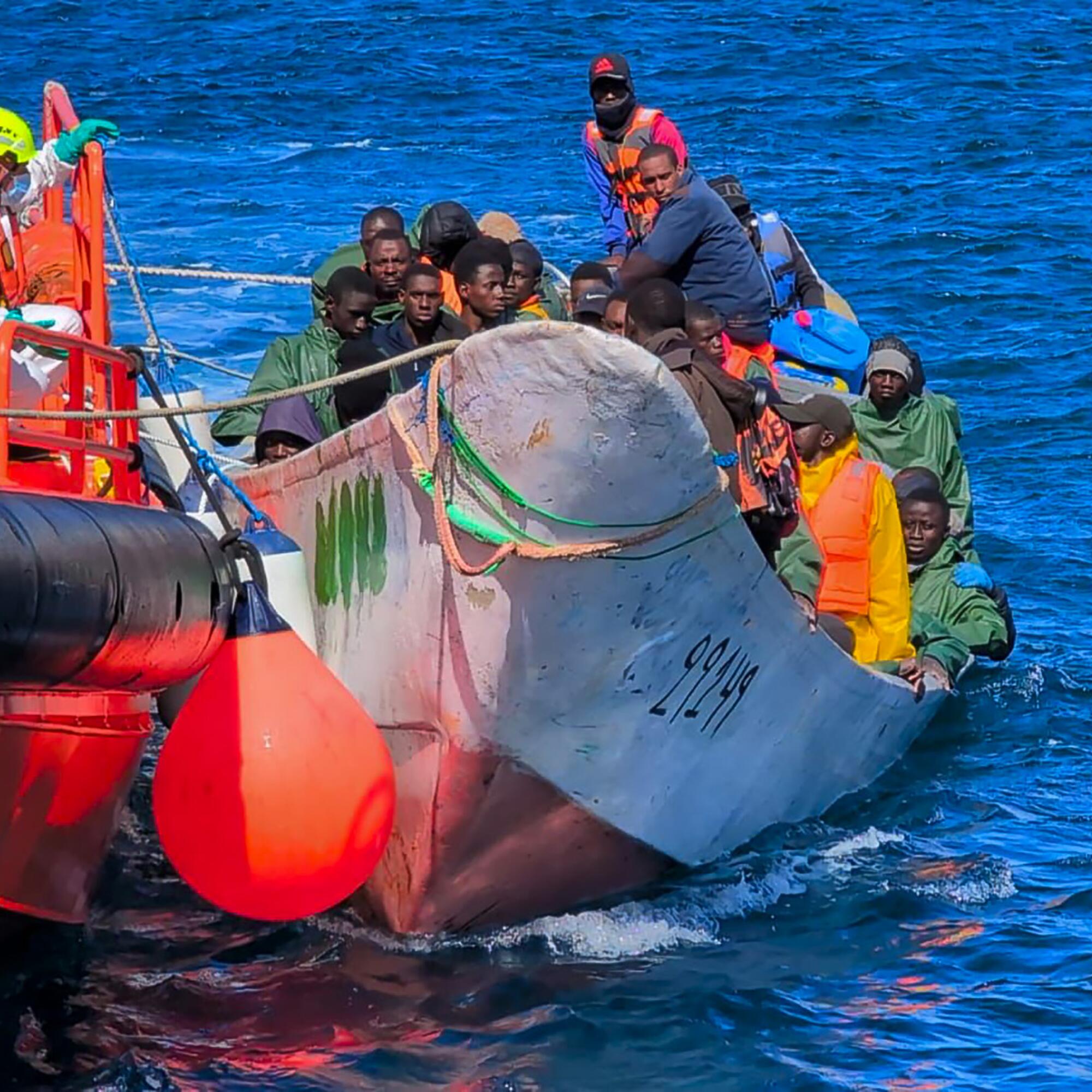 Repor El Hierro  cayuco