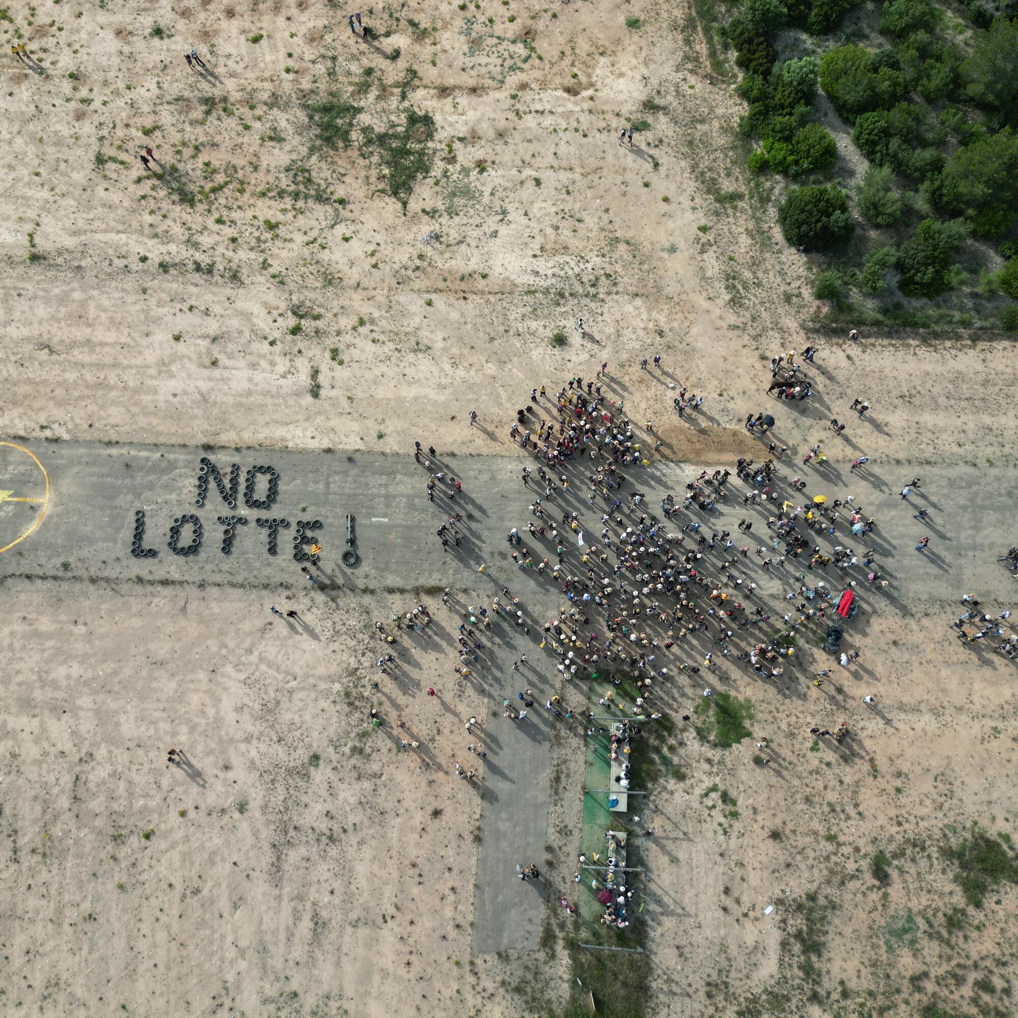Revoltes Terre Lotte dron