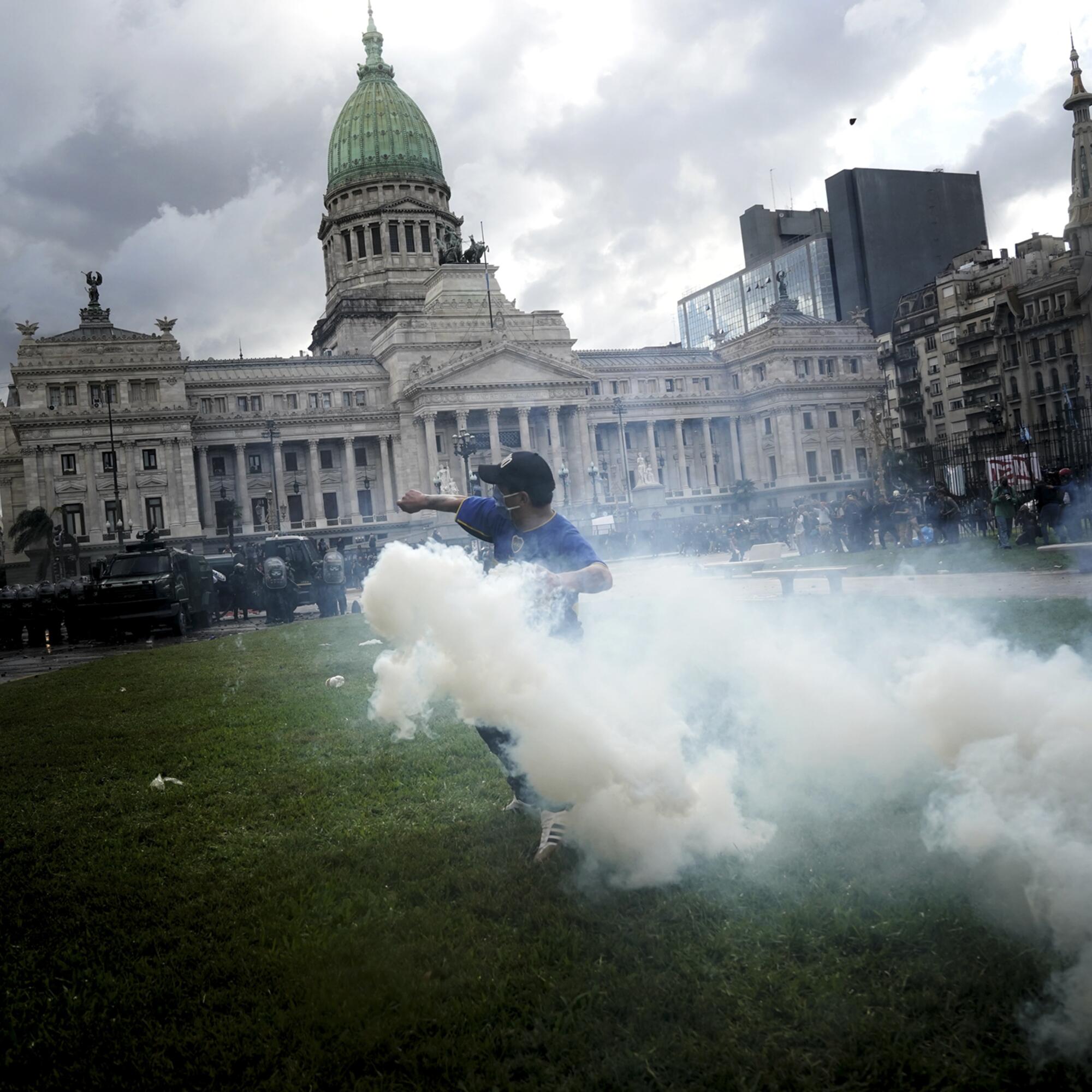 Protesta jubilados en Argentina represión - 7