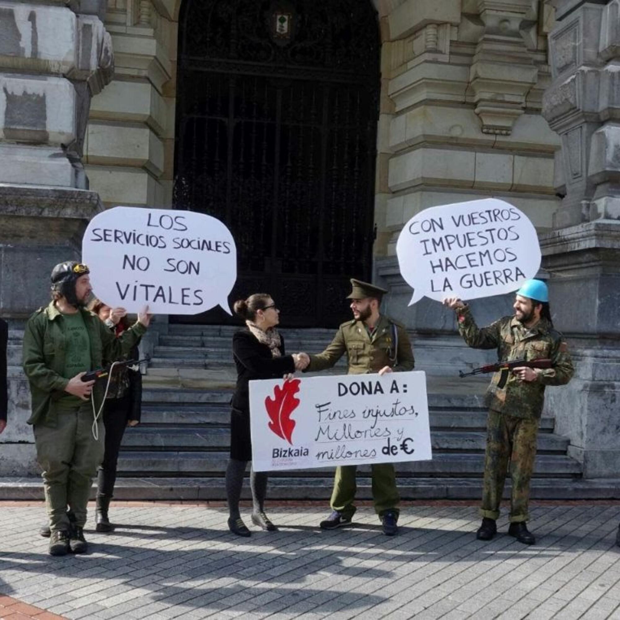Acción denuncia gasto militar Bilbao