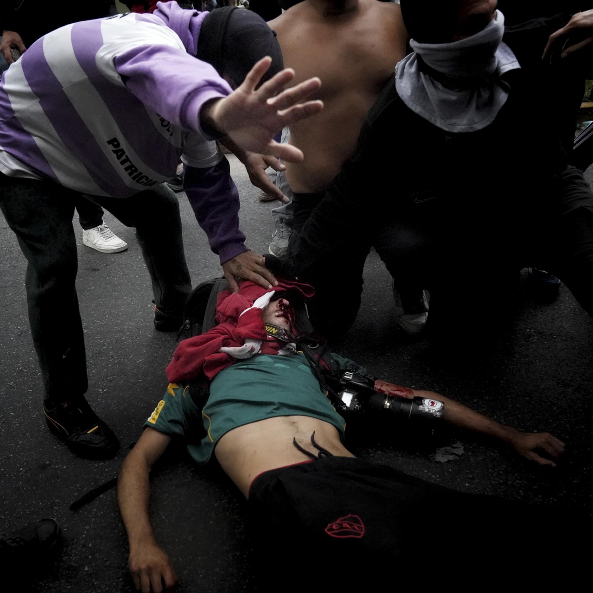 Protesta jubilados en Argentina represión - 8