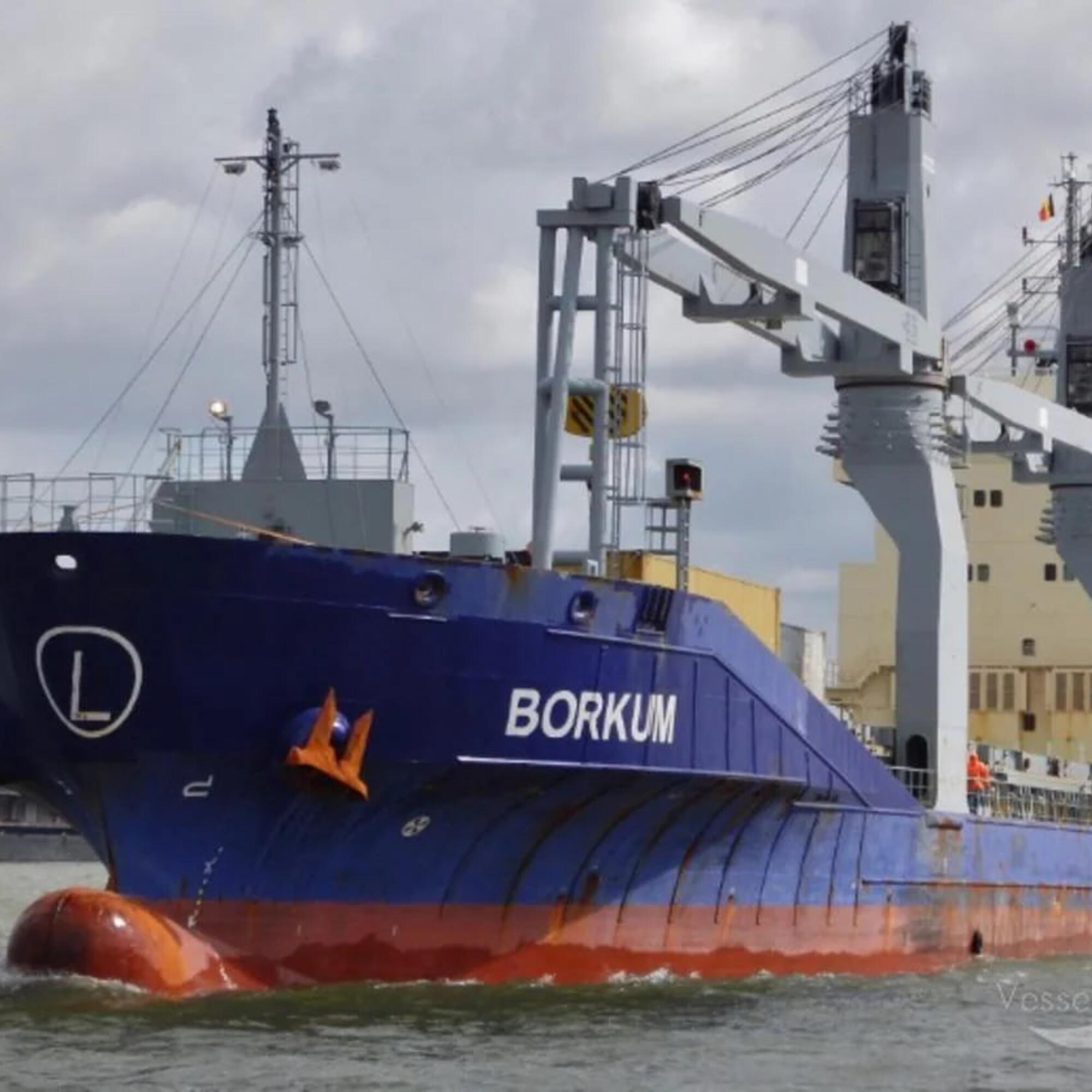 El carguero Borkum ha hecho escala en Cartagena. Según la Rescop, el destino final de su cargamento militar es Israel, después de pasar poner varias escalas.