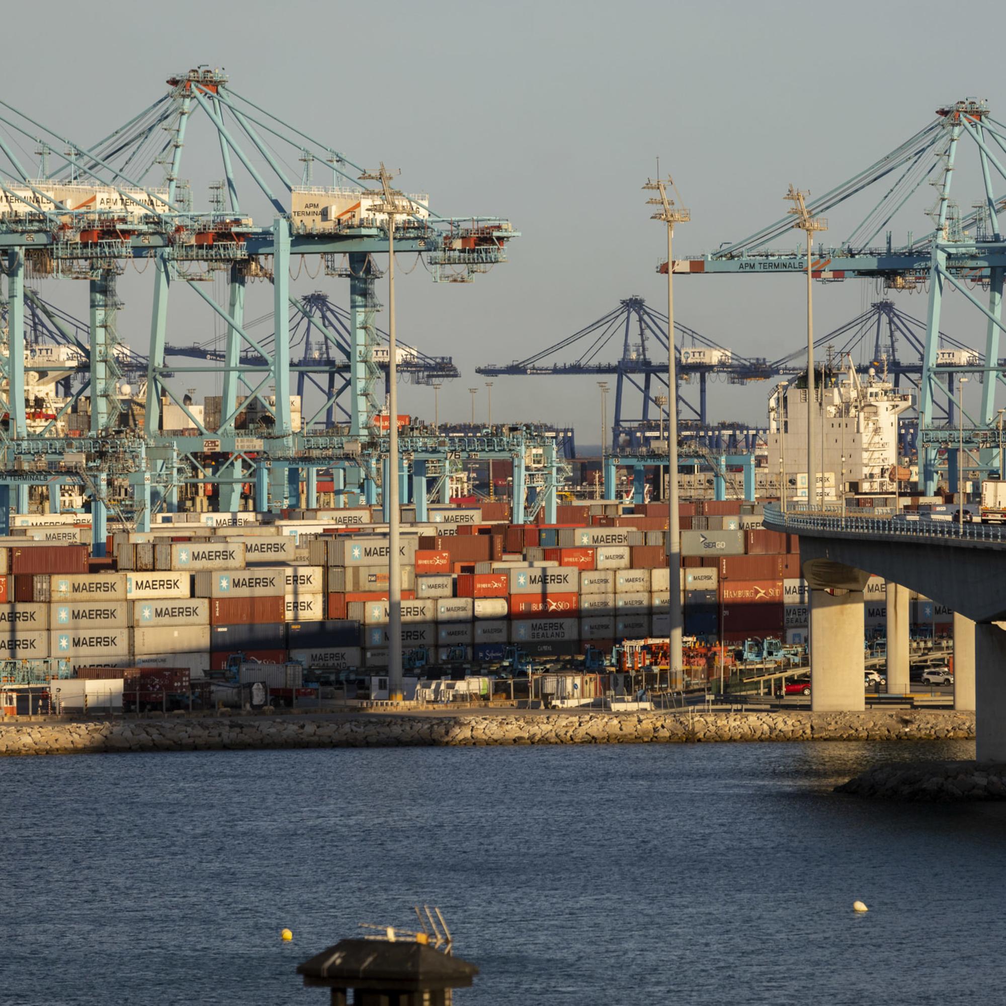 Containers Maersk puerto Algeciras