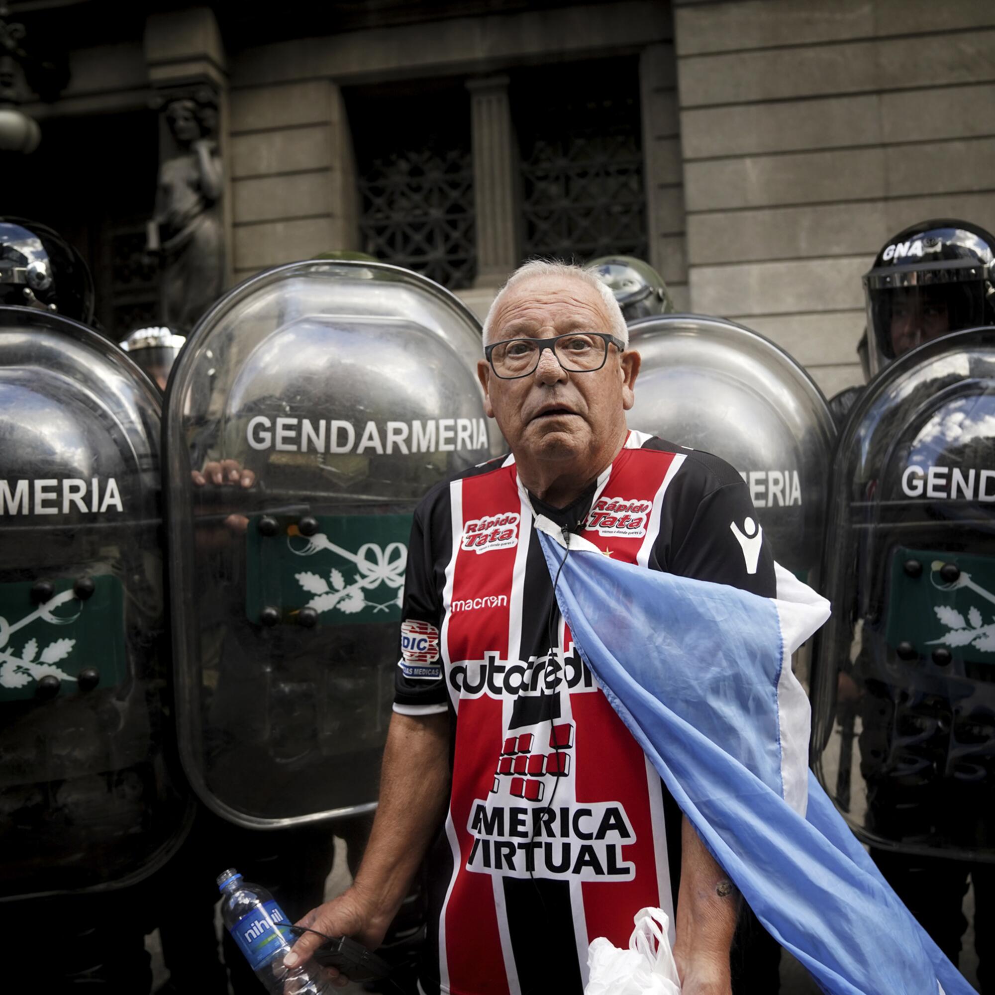 Protesta jubilados en Argentina represión - 1
