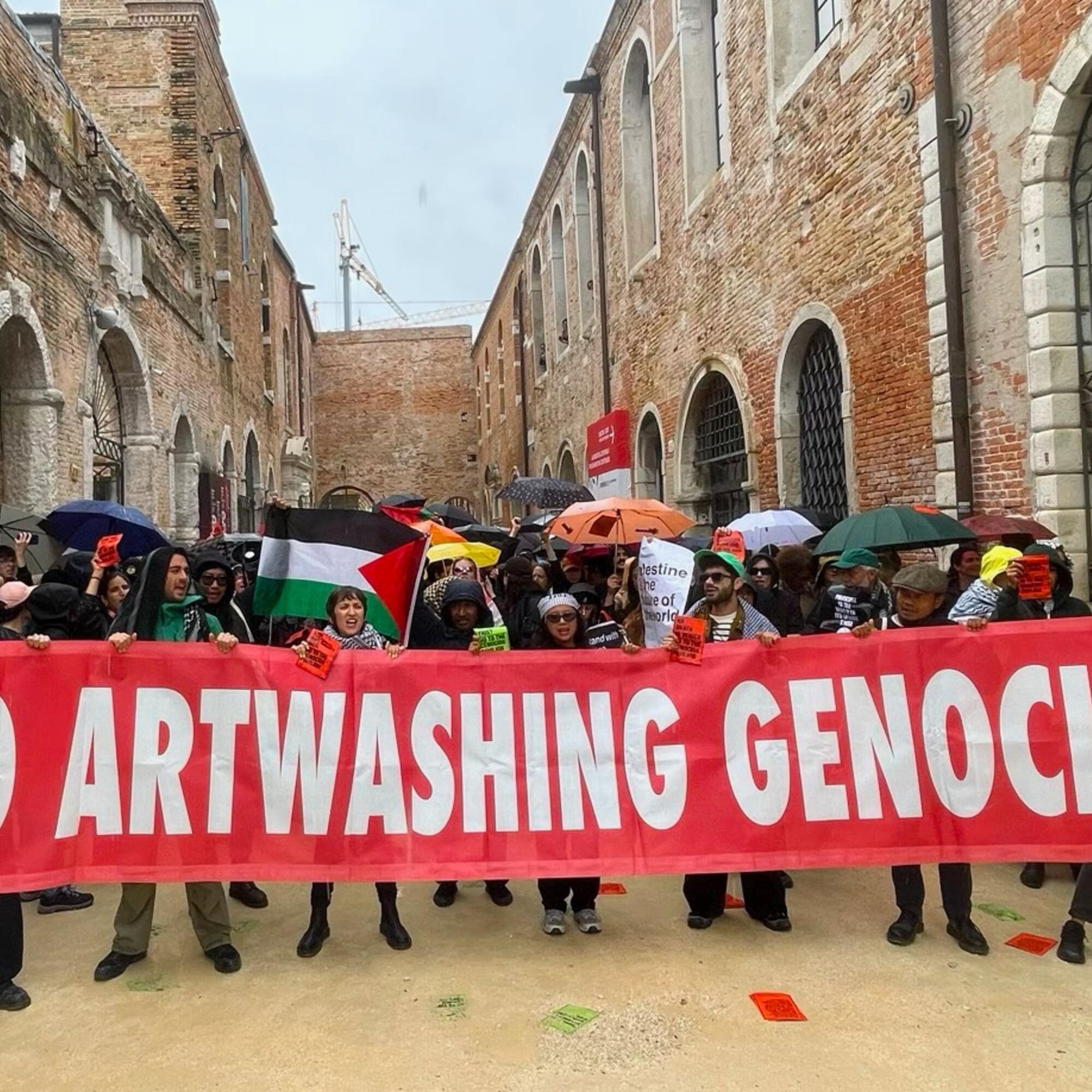Manifestación en la Bienal de Venecia contra la presencia de Israel en el festival
