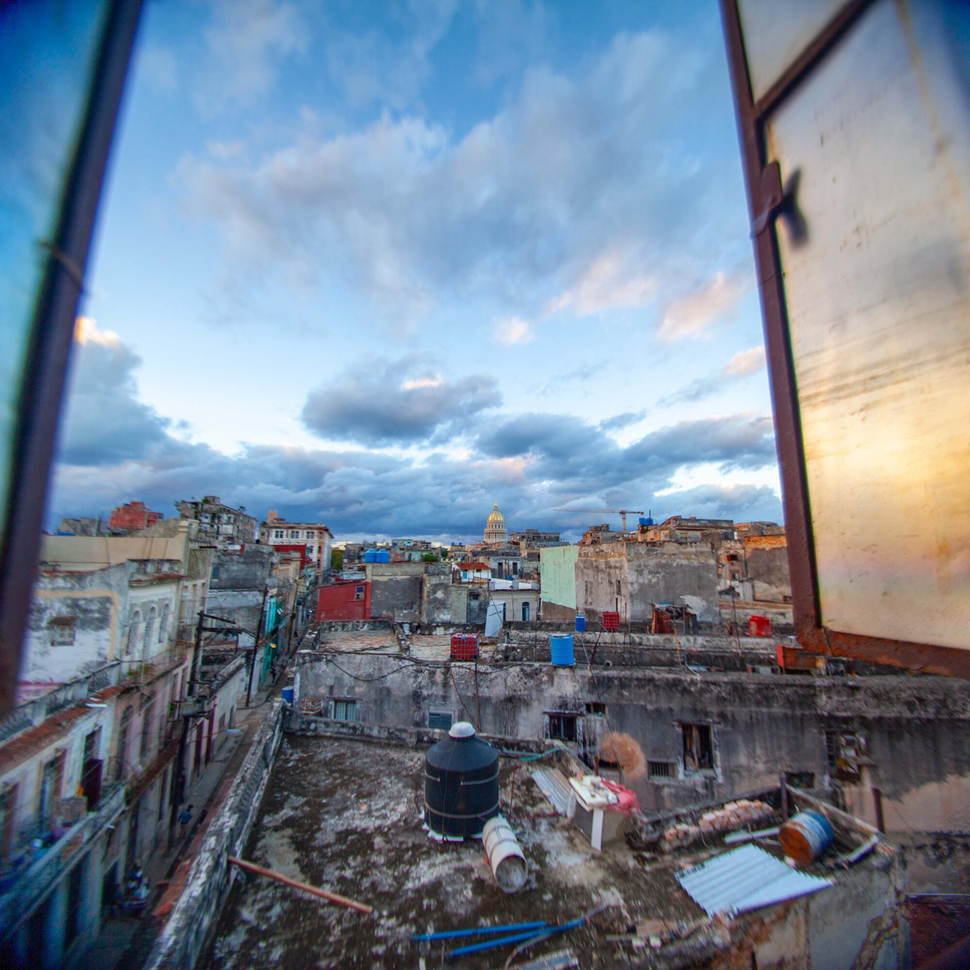 Vista de La Habana durante un apagón en el marco de la crisis energética de febrero de 2026. Los cortes ya alcanzan hasta 18 horas consecutivas de interrupción del servicio eléctrico