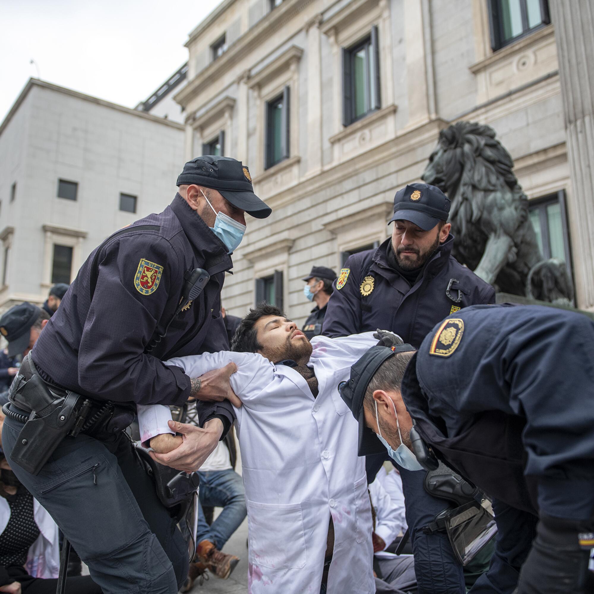 La Rebelión Científica tiñe de rojo el Congreso el 6 de abril de 2022. - 7