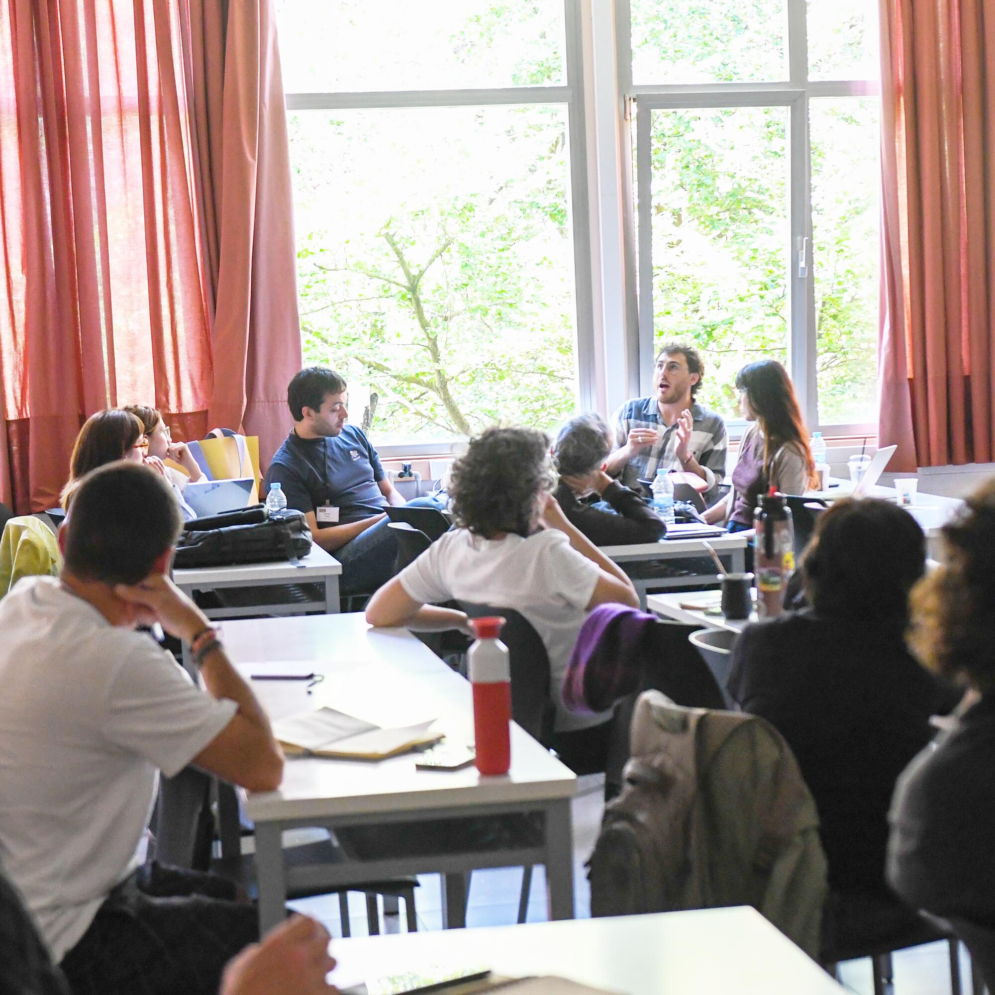 Hablando sobre economía crítica en la Universidad de Sarriko