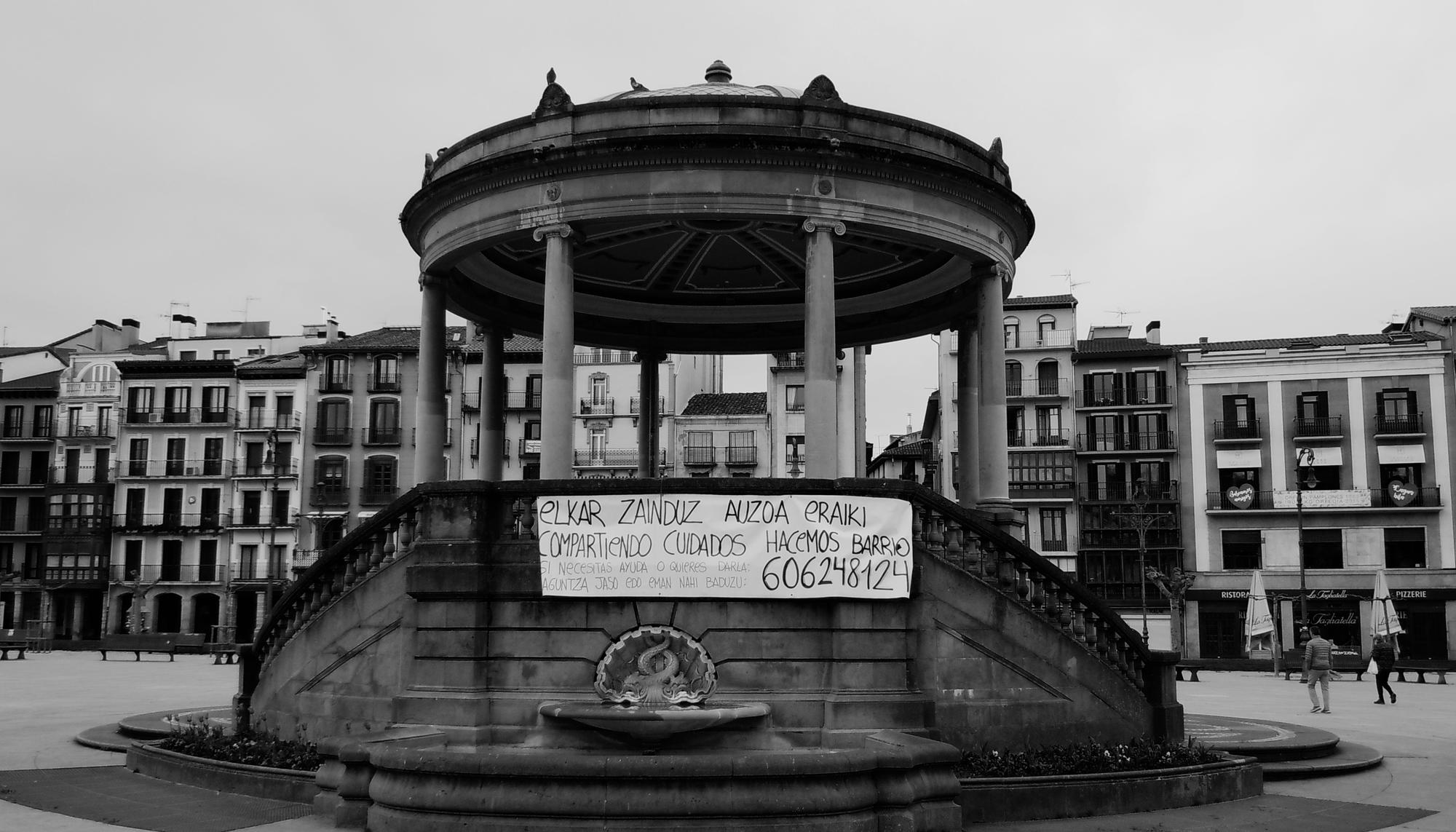 La comuna revolucionaria empieza en la plaza