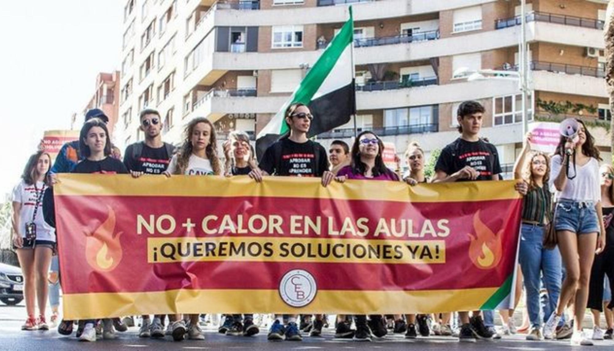 Protesta calor aulas Extremadura