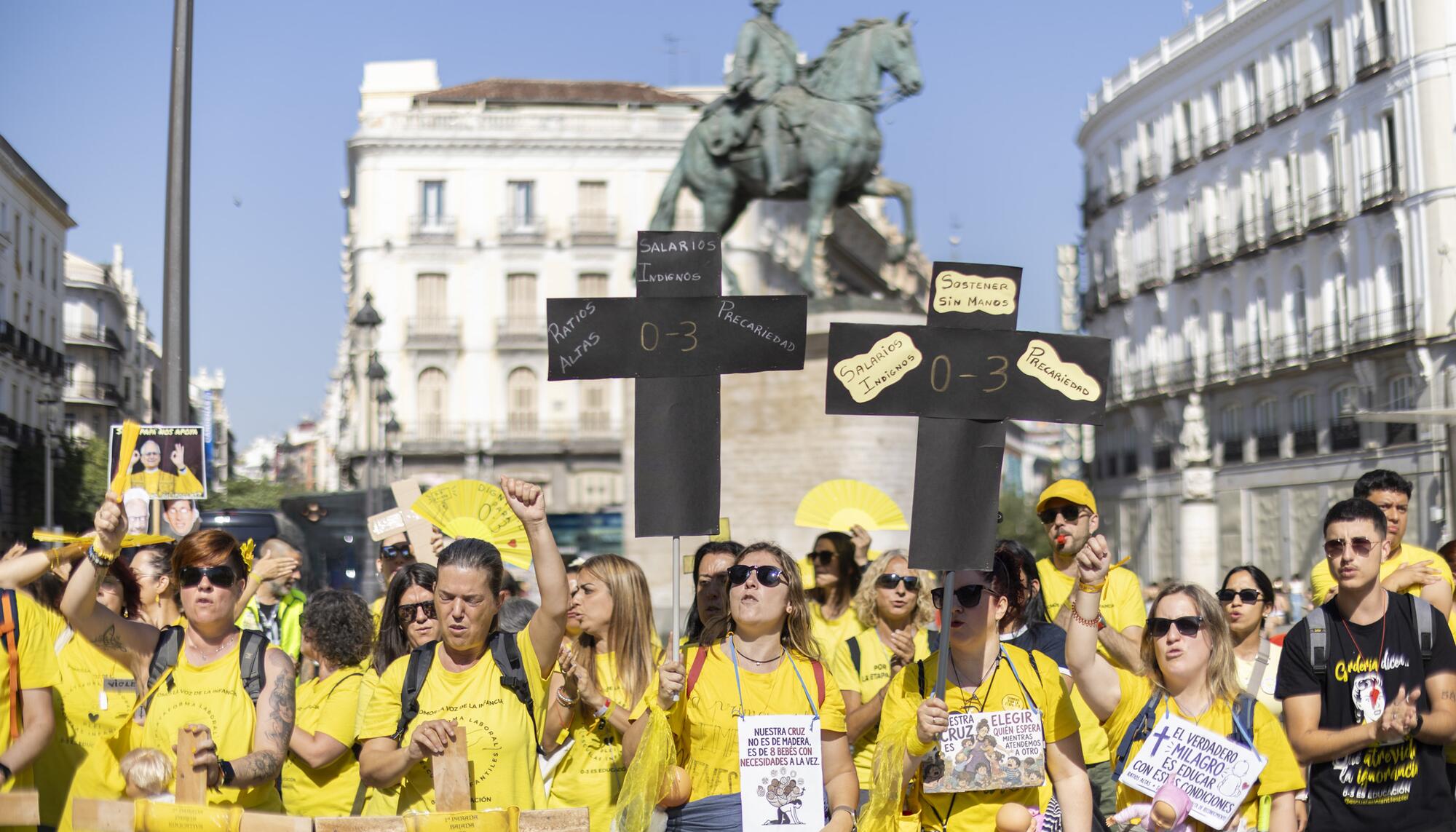 Via Crucis por la educación pública  0-3 - 12