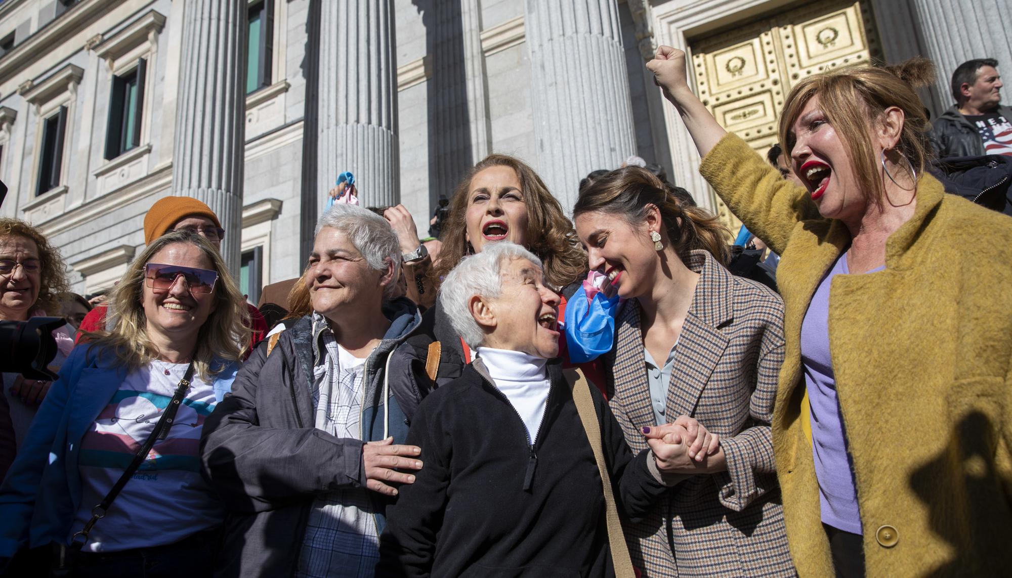 Congreso votacion Ley trans reforma aborto - 25 Escalinatas Ley Trans
