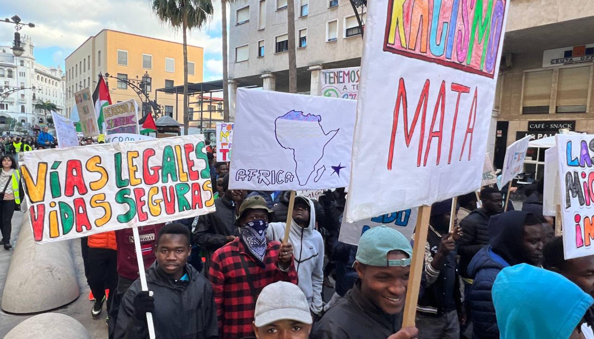 XII Marcha por la Dignidad en Ceuta en febrero de 2025 para protestar por la impunidad de la masacre de El Tarajal en 2014. - 4