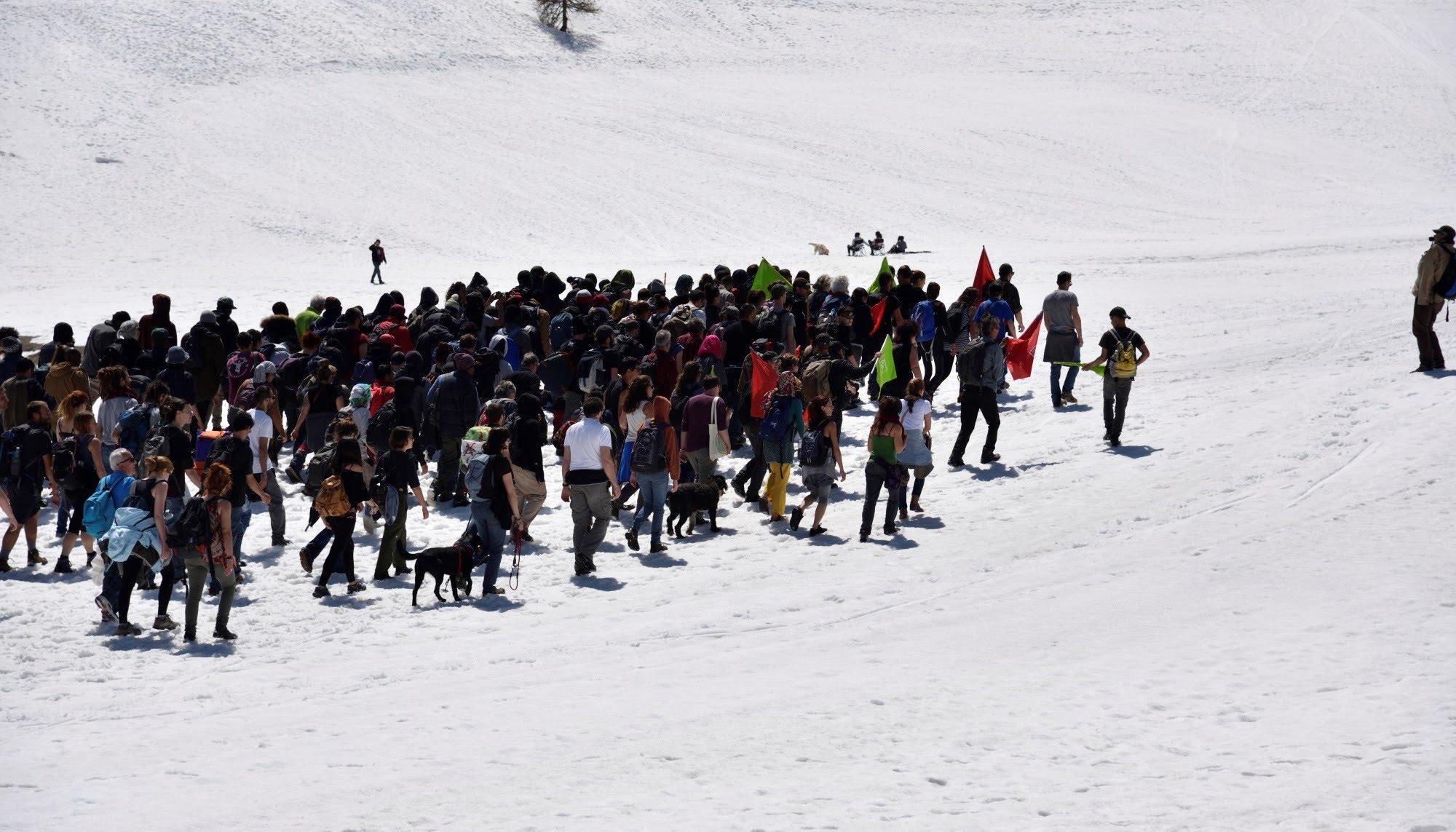 Marcha antifascista por los Alpes