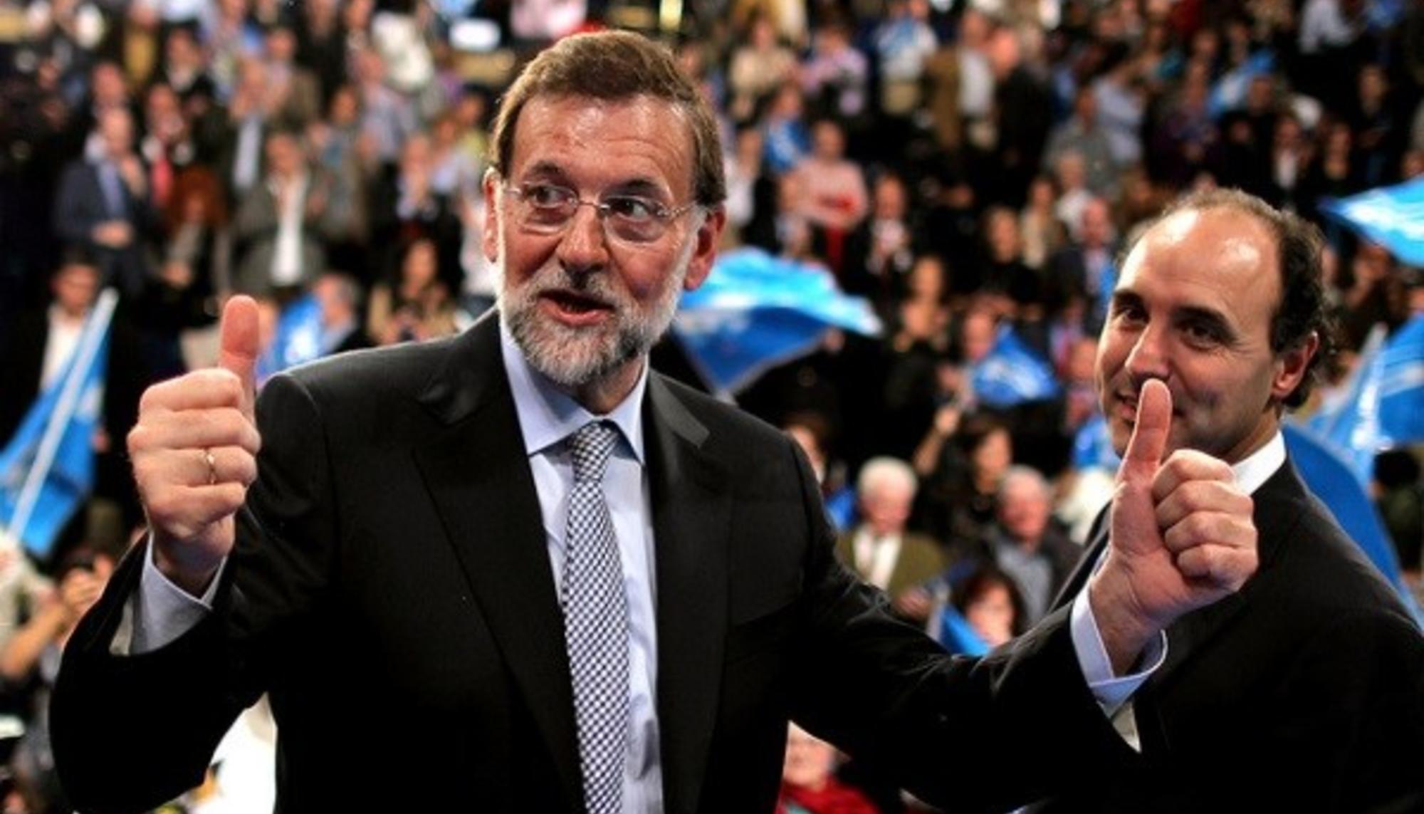 Mariano Rajoy celebrando