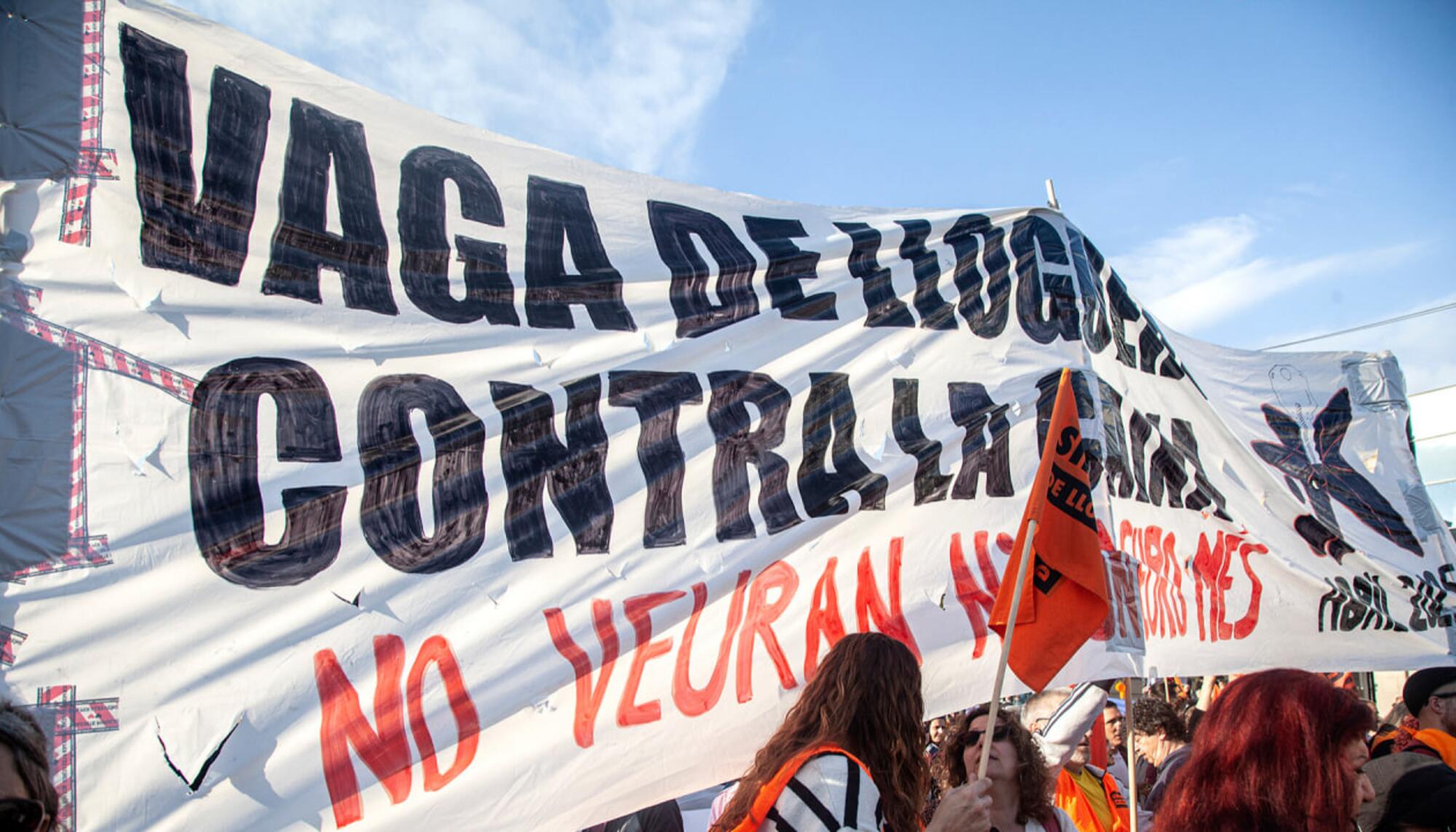Pancarta a favor de la huelga de alquileres de La Caixa. Foto: Sindicat de Llogateres