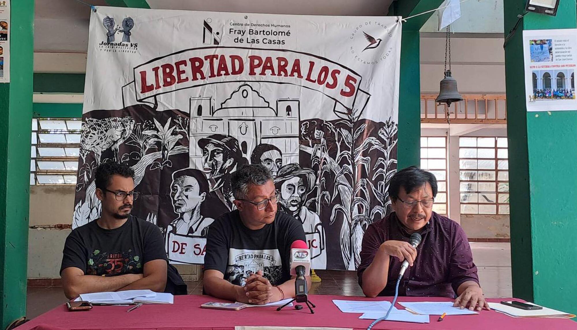 Rueda de prensa  los 5 de San Juan Cancuc