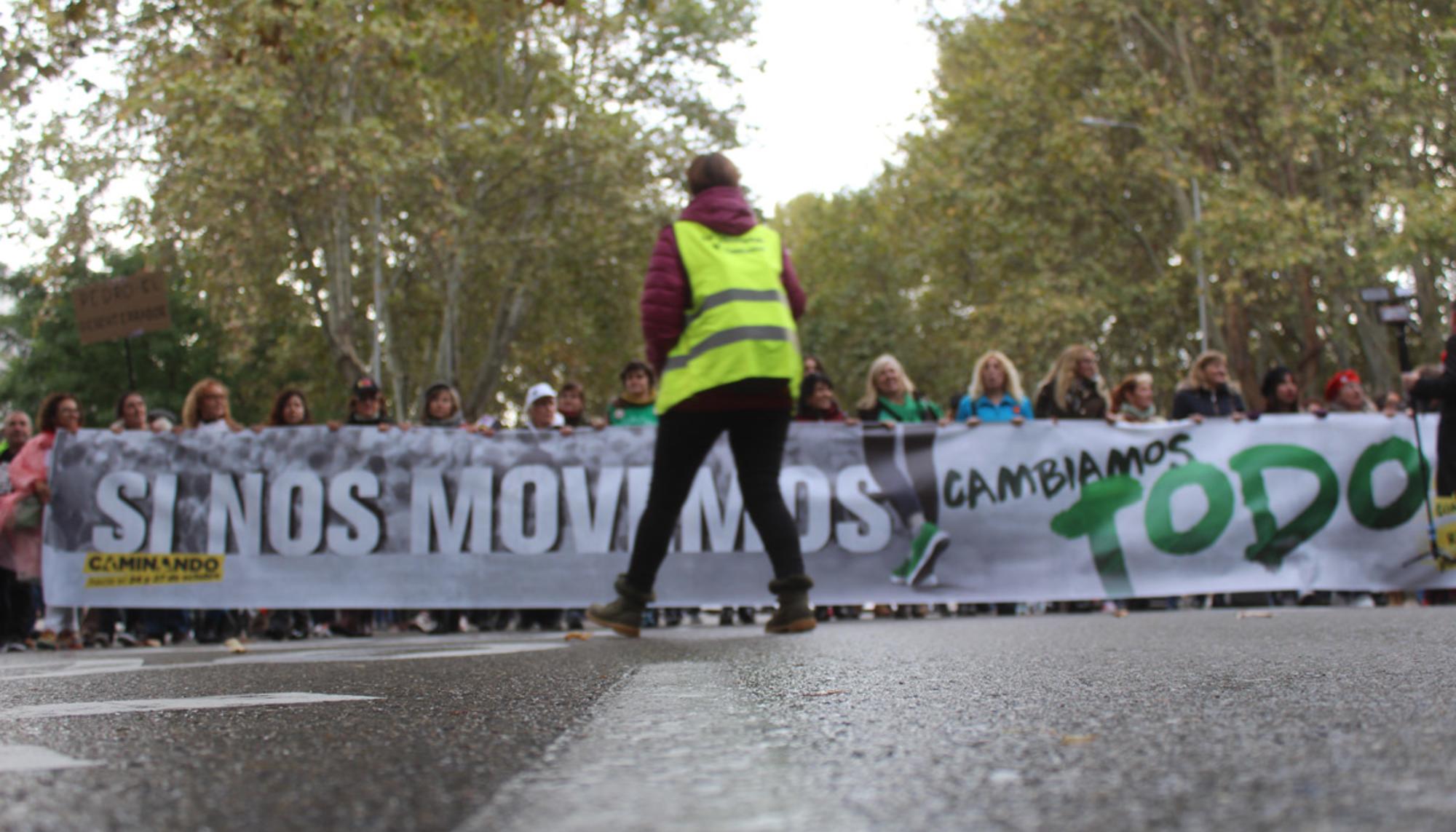 Cabecera de la manifestación con el lema “Si nos movemos, lo cambiamos todo” celebrada el sábado 27 de octubre en Madrid