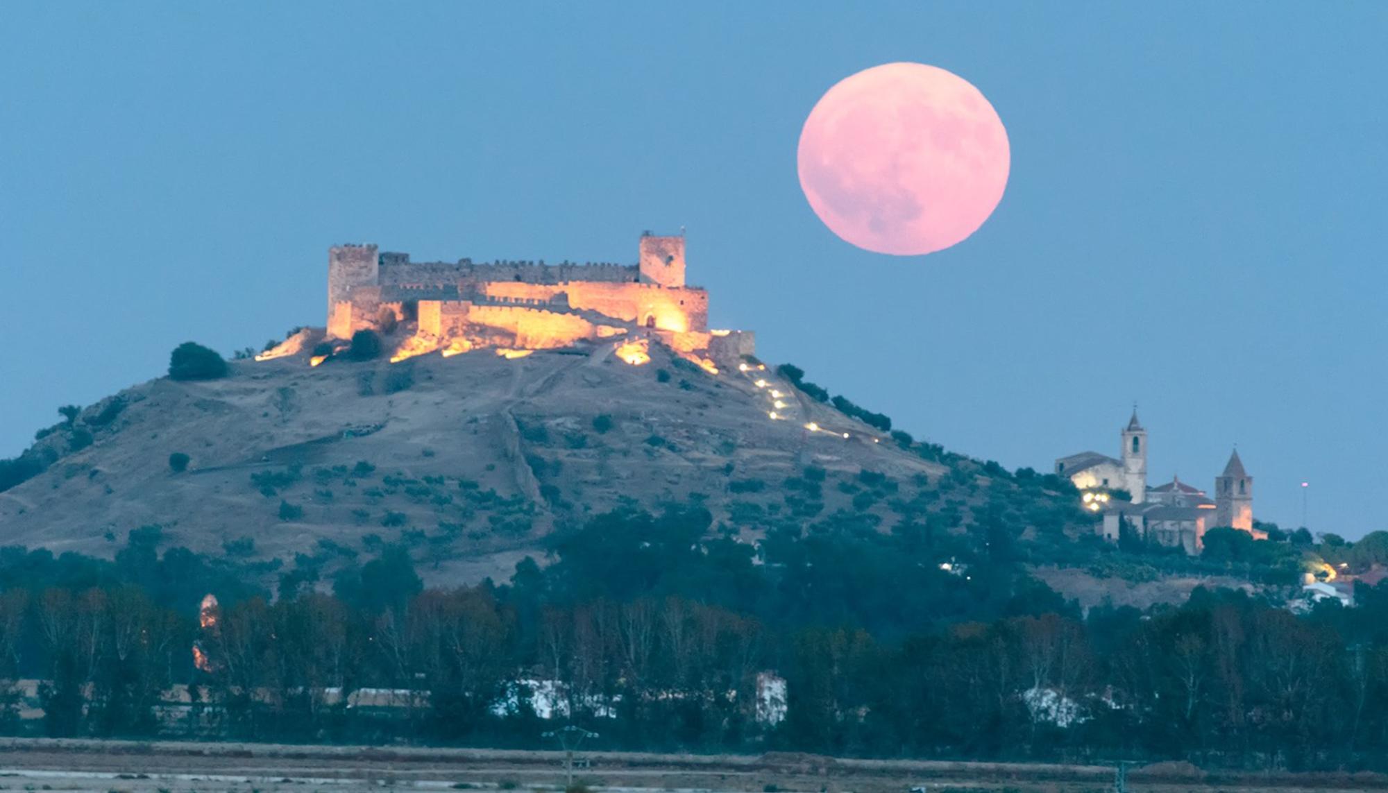 Castillo. Luna. Extremadura. 