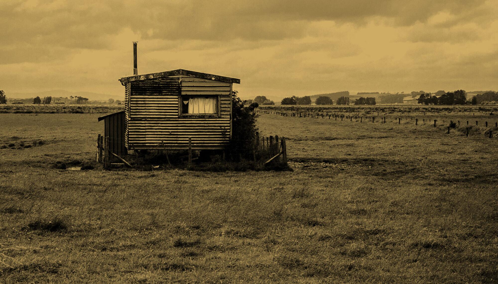 Cubierta de la novela ‘La puta Margarita y otras flores de mi pueblo’, de Cristina Armunia Berges