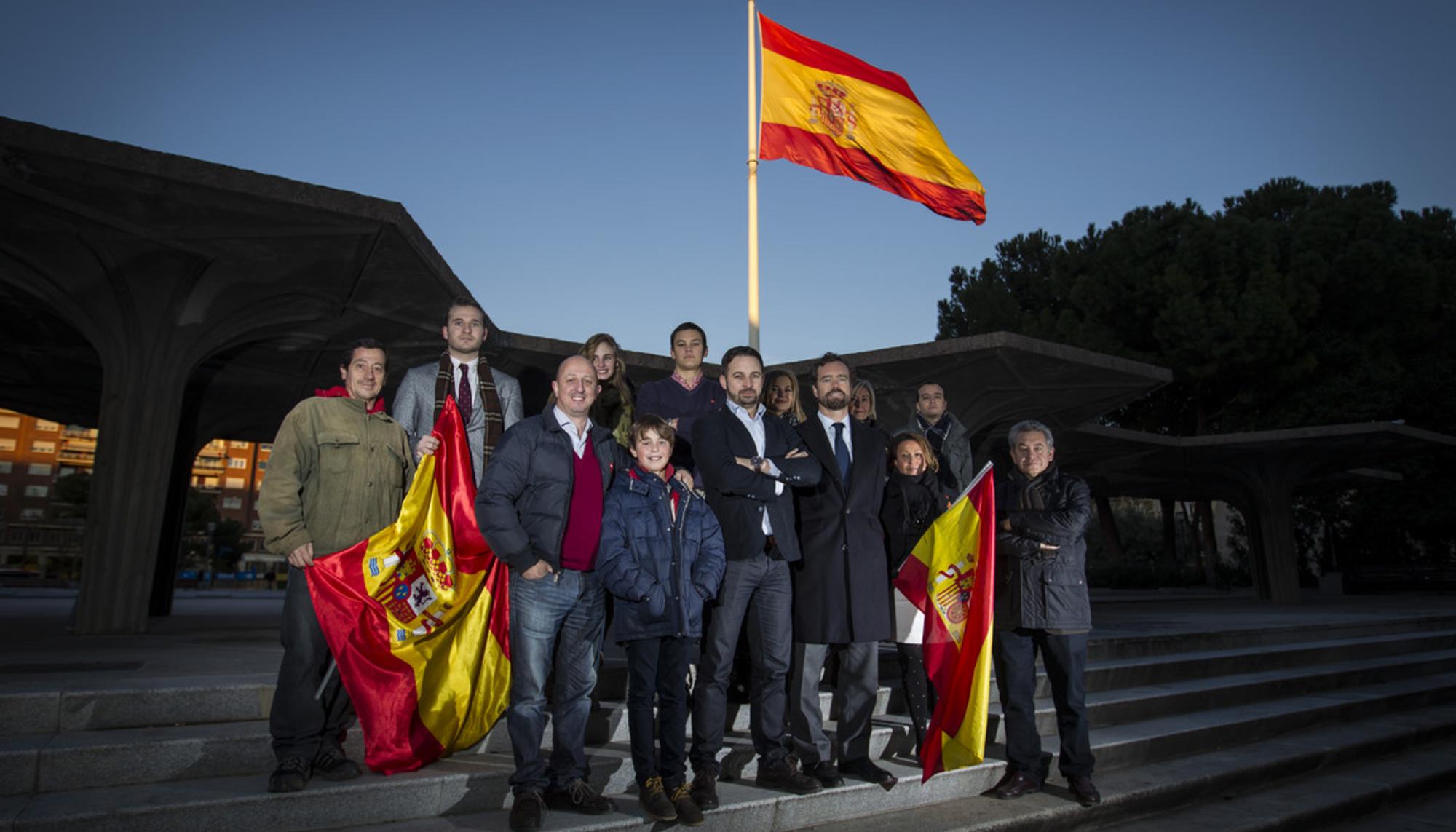 Santiago Abascal con banderas españolas