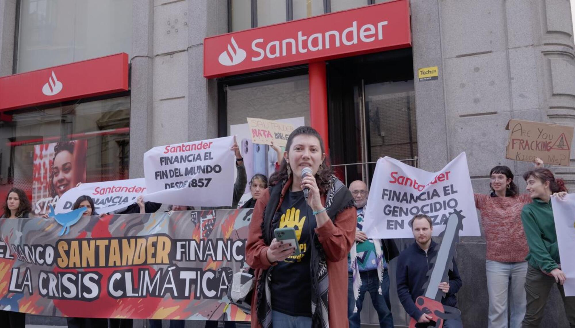 Fridays for future acción protesta contra Santander 