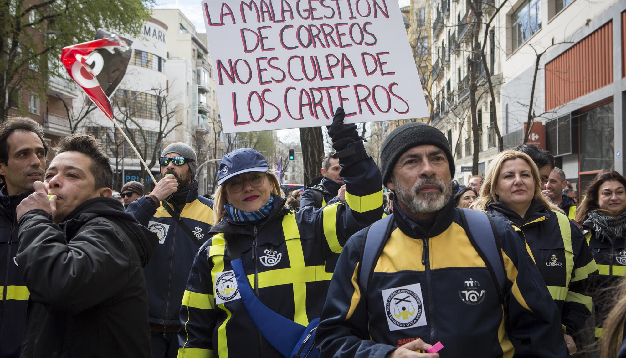 Huelga de Correos_concentración en la Sede Central - 5