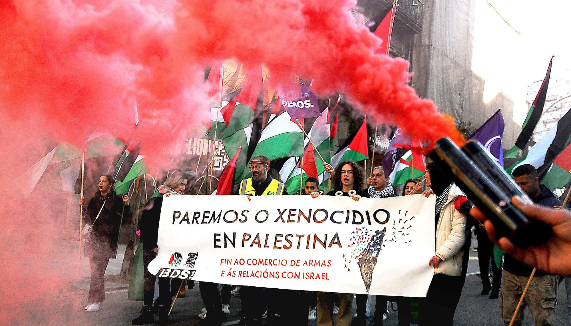 Manifestación en Vigo contra el genocidio en Gaza y en apoyo al pueblo palestino  - 2
