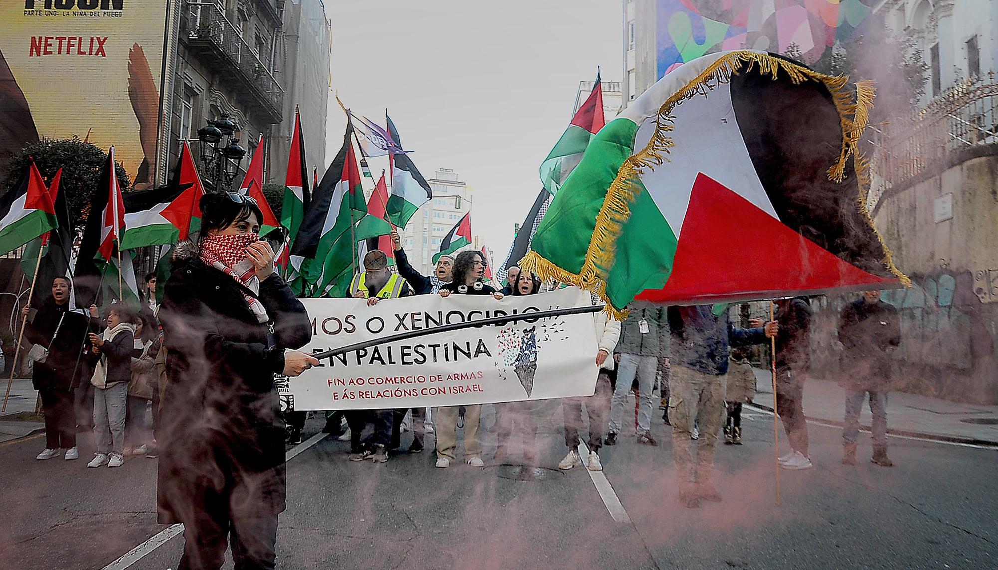 Manifestación en Vigo contra el genocidio en Gaza y en apoyo al pueblo palestino  - 5