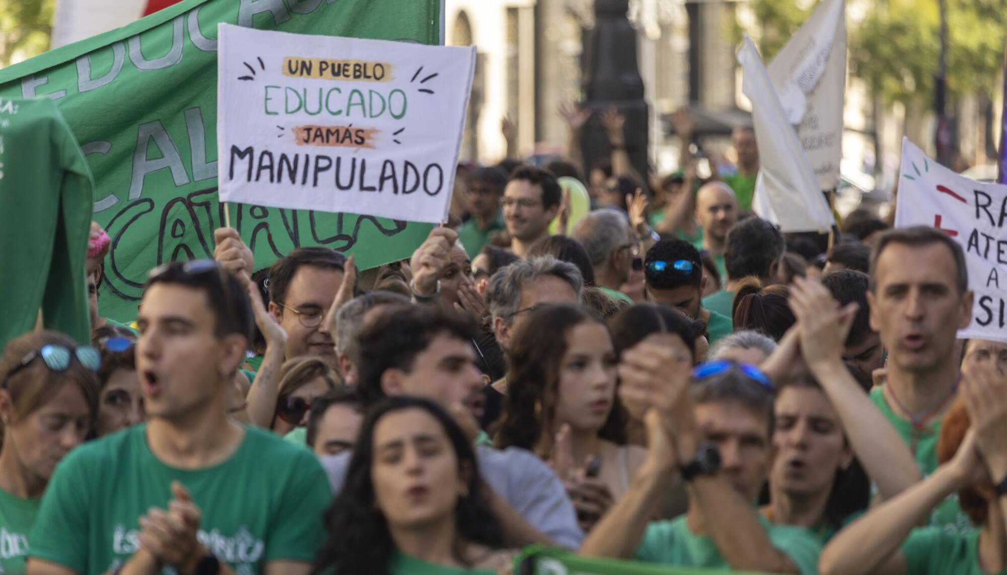 Concentración frente a la Consejería de Educación.