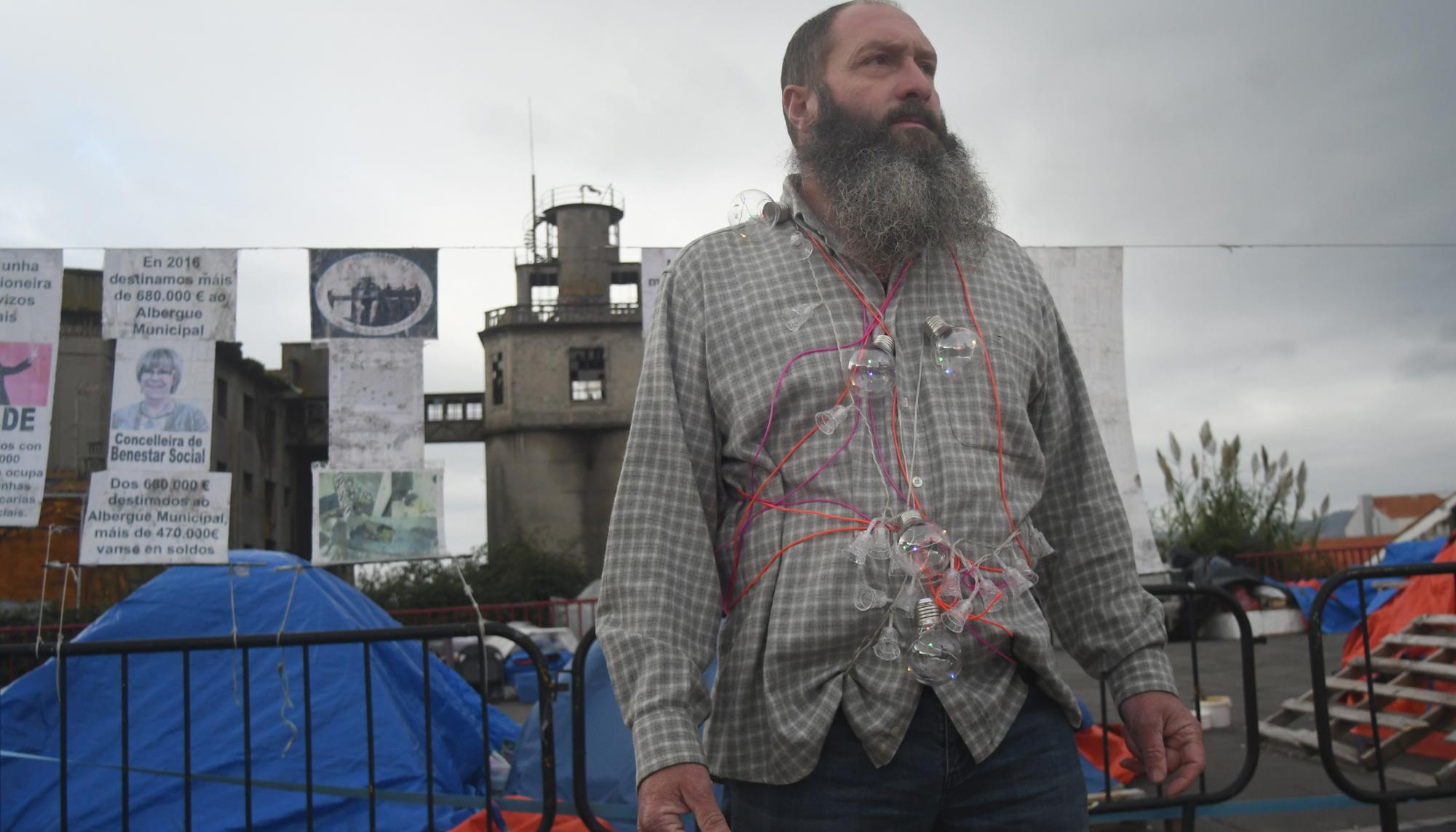 Juan Miguel Carollo, membro e organizador da acampada protesta no Concello de Vigo