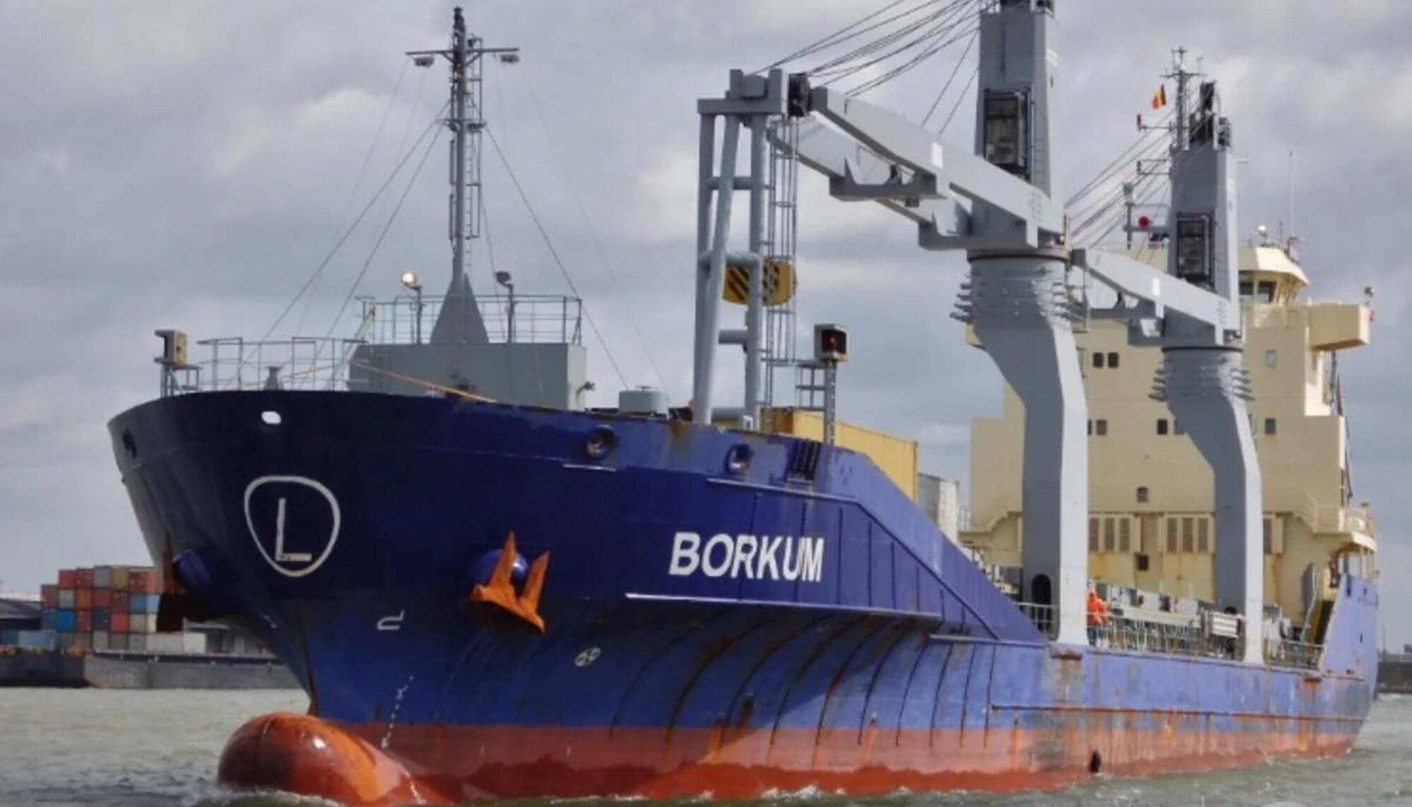 El carguero Borkum ha hecho escala en Cartagena. Según la Rescop, el destino final de su cargamento militar es Israel, después de pasar poner varias escalas.