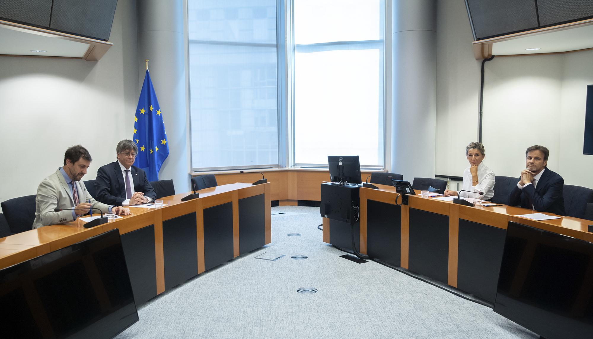 Reunión Yolanda Díaz y Carles Puigdemont  en el Parlamento Europeo - 4
