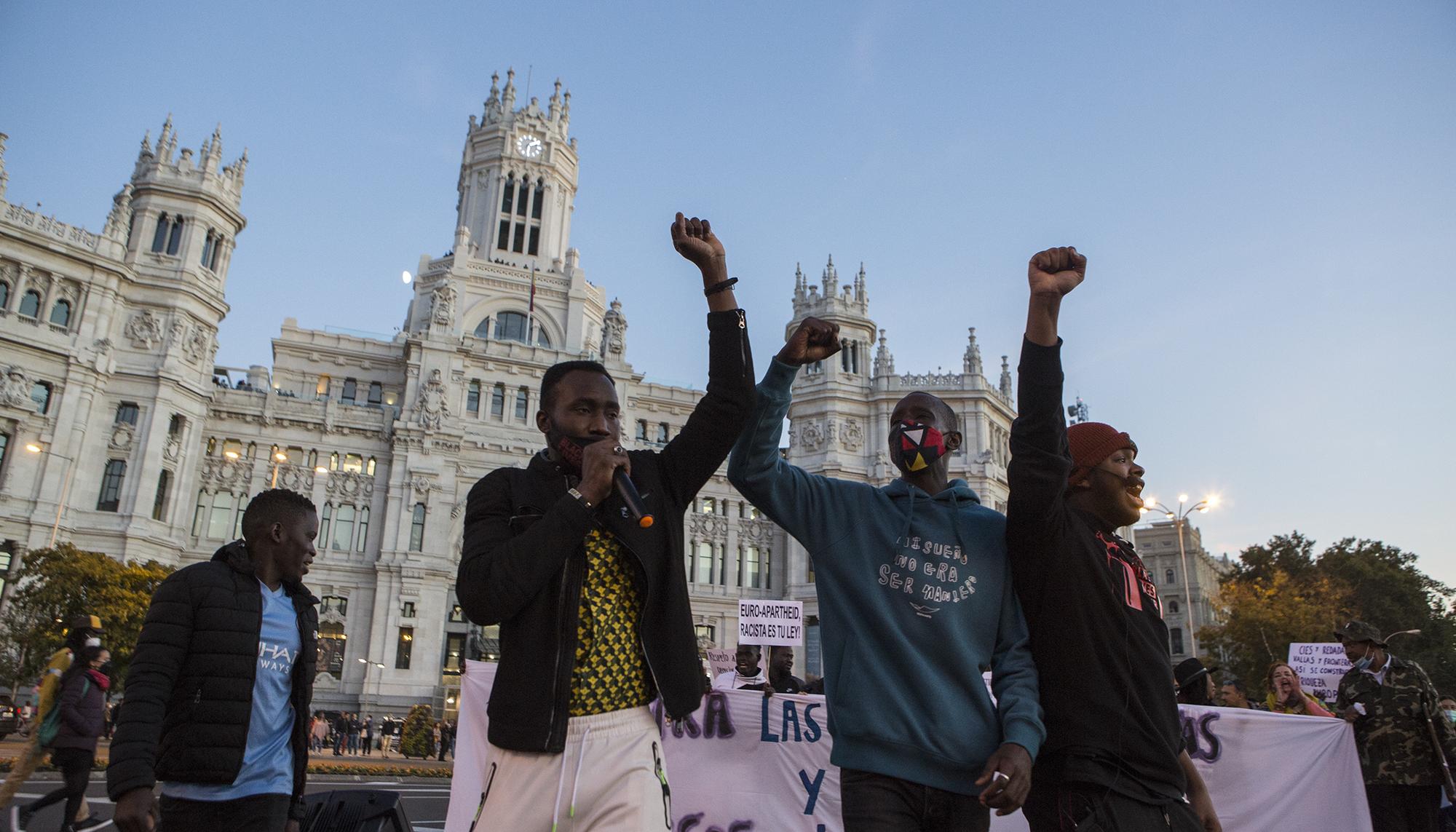 Manifestación antirracista en Madrid: Contra la violencia racista y los delitos de odio - 8