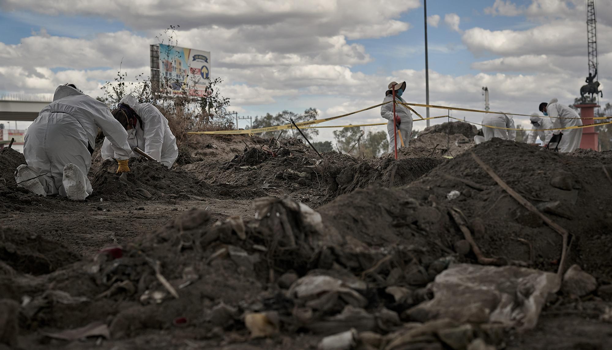 Trabajo forense en el gran canal de desagüe en Ecatepec, diciembre de 2021.4