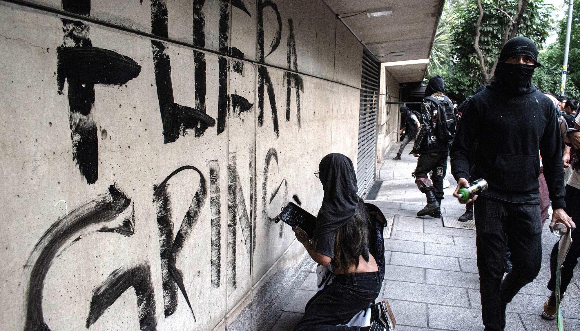 Airbnb gentrificación México "Fuera Gringos"