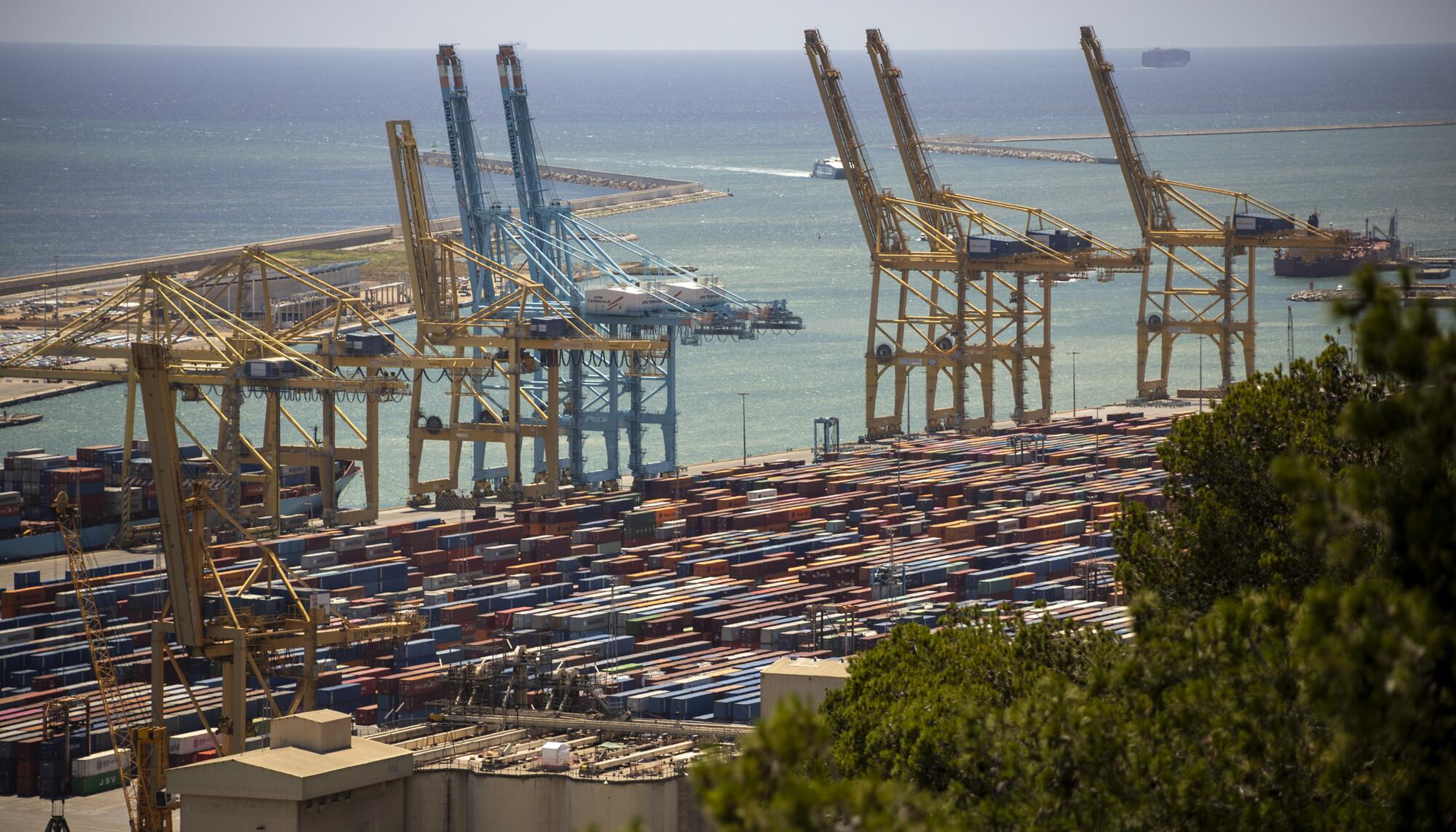 Barcelona puerto contenedores