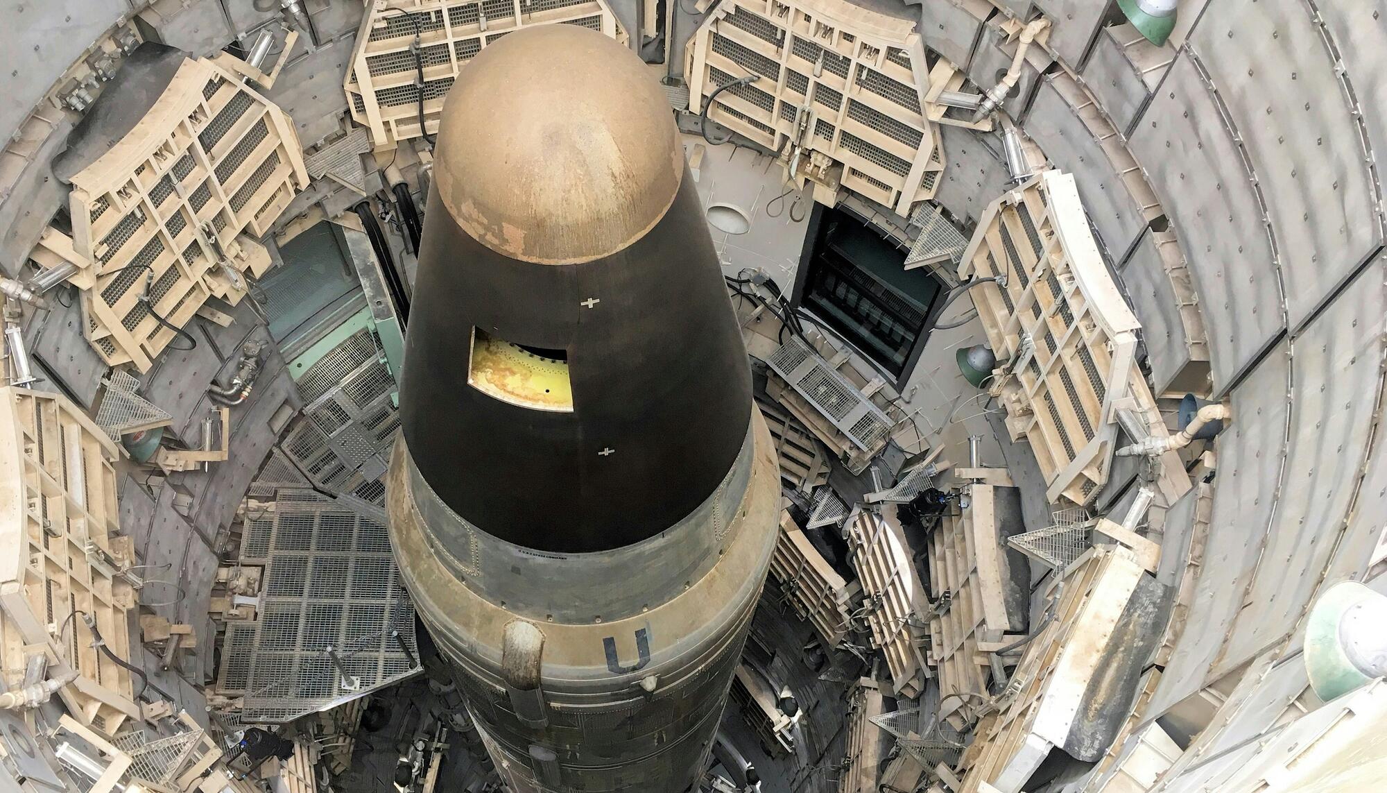 Armas nucleares Stephen Cobb (unsplash)