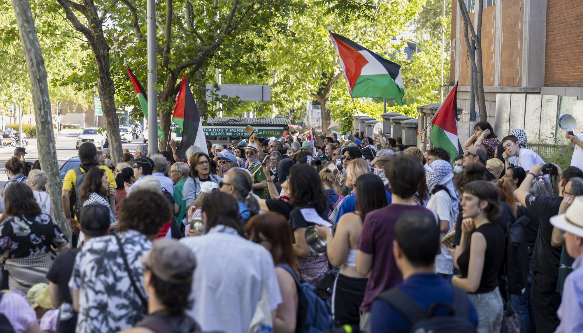 Cacerolada frente a la Embajada de  Israel - 8