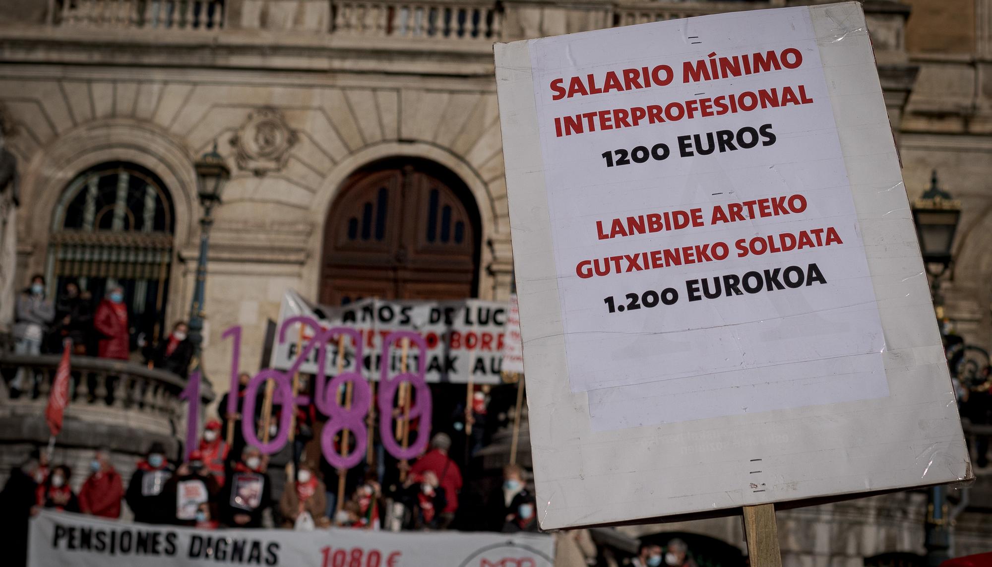 Manifestación cuarto aniversario Movimiento Pensionistas en Bilbao - 13