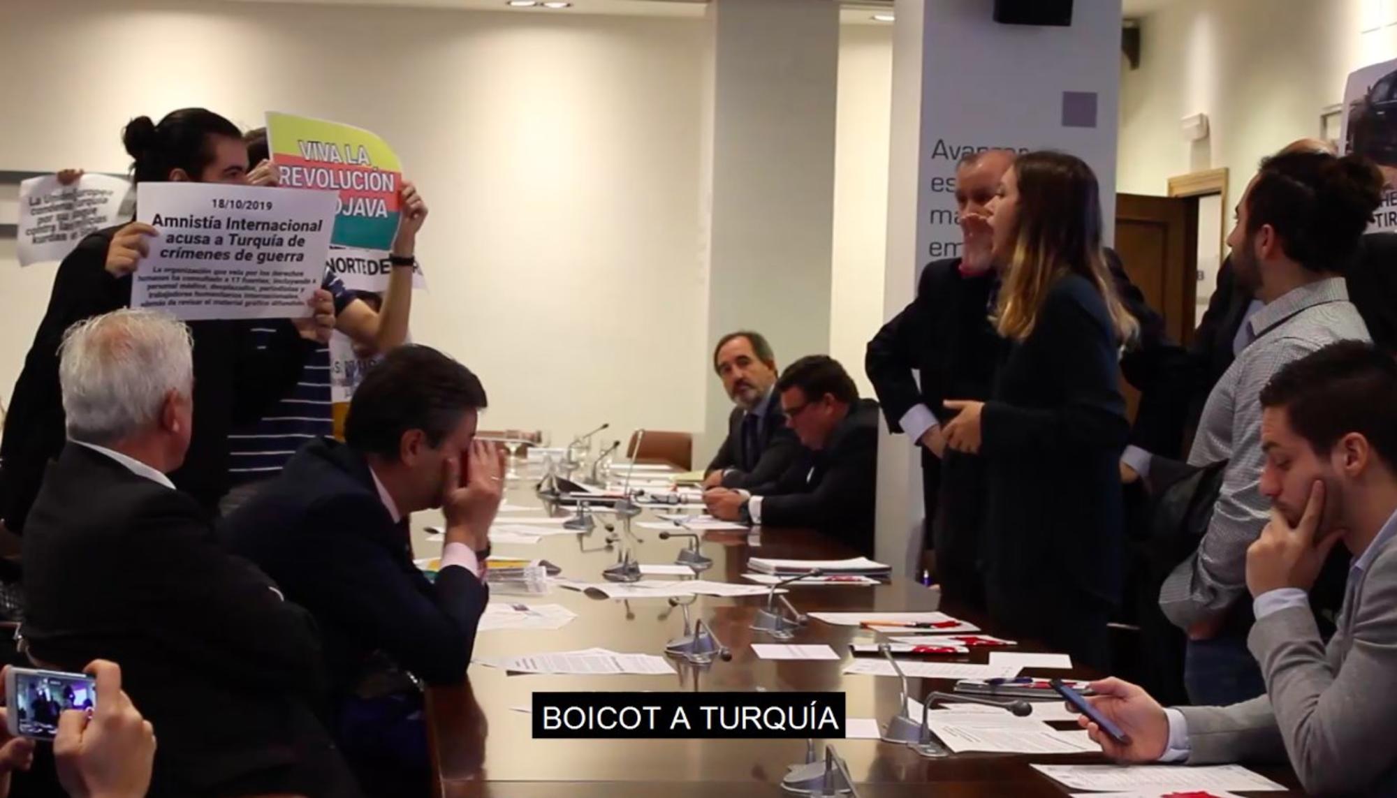Acción de boicot en el encuentro de empresarios con el embajador de Turquía