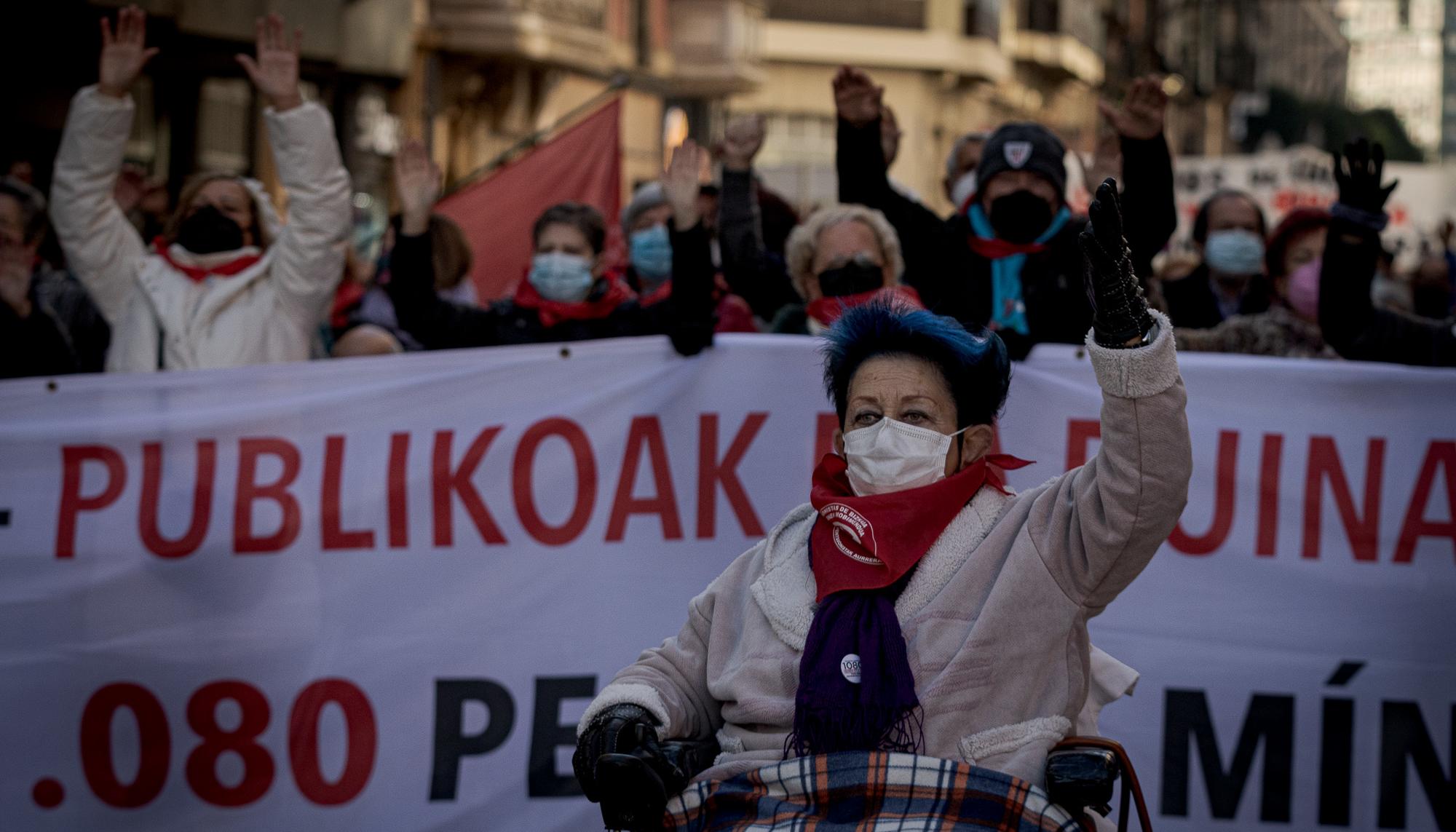 Manifestación cuarto aniversario Movimiento Pensionistas en Bilbao - 11