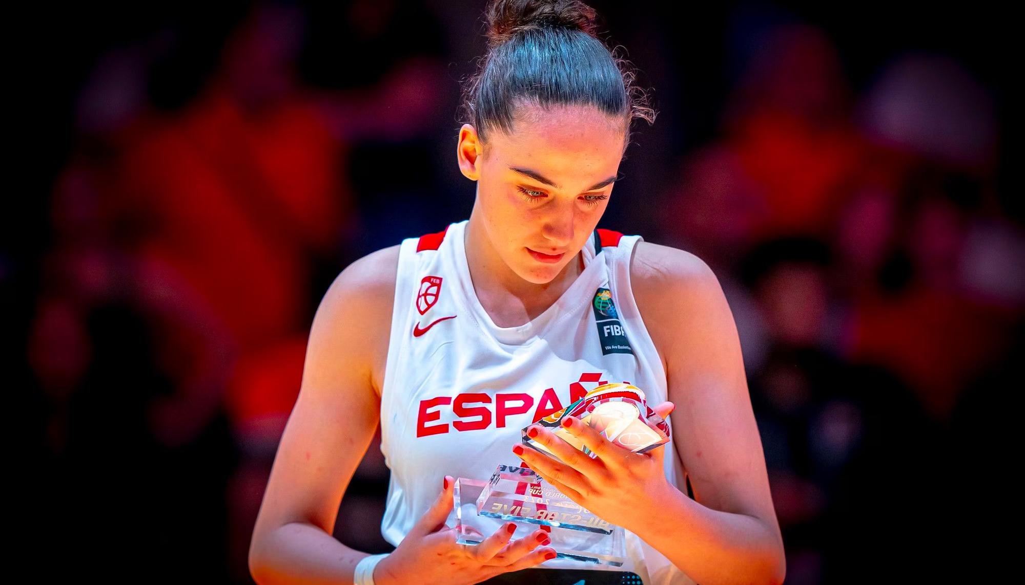 Lyana Martín baloncesto