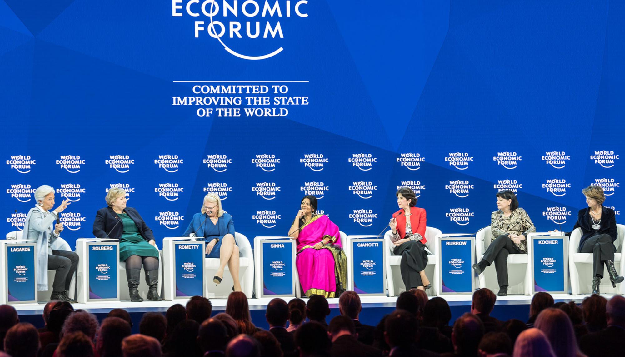Davos con un panel mujeres Lagarde