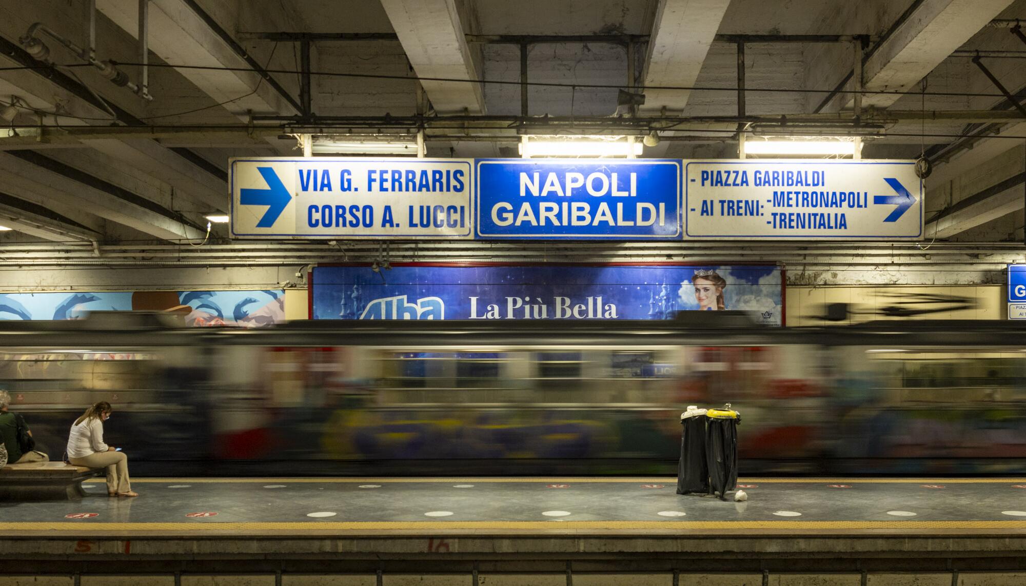 Estación de tren de Garibaldi Nápoles