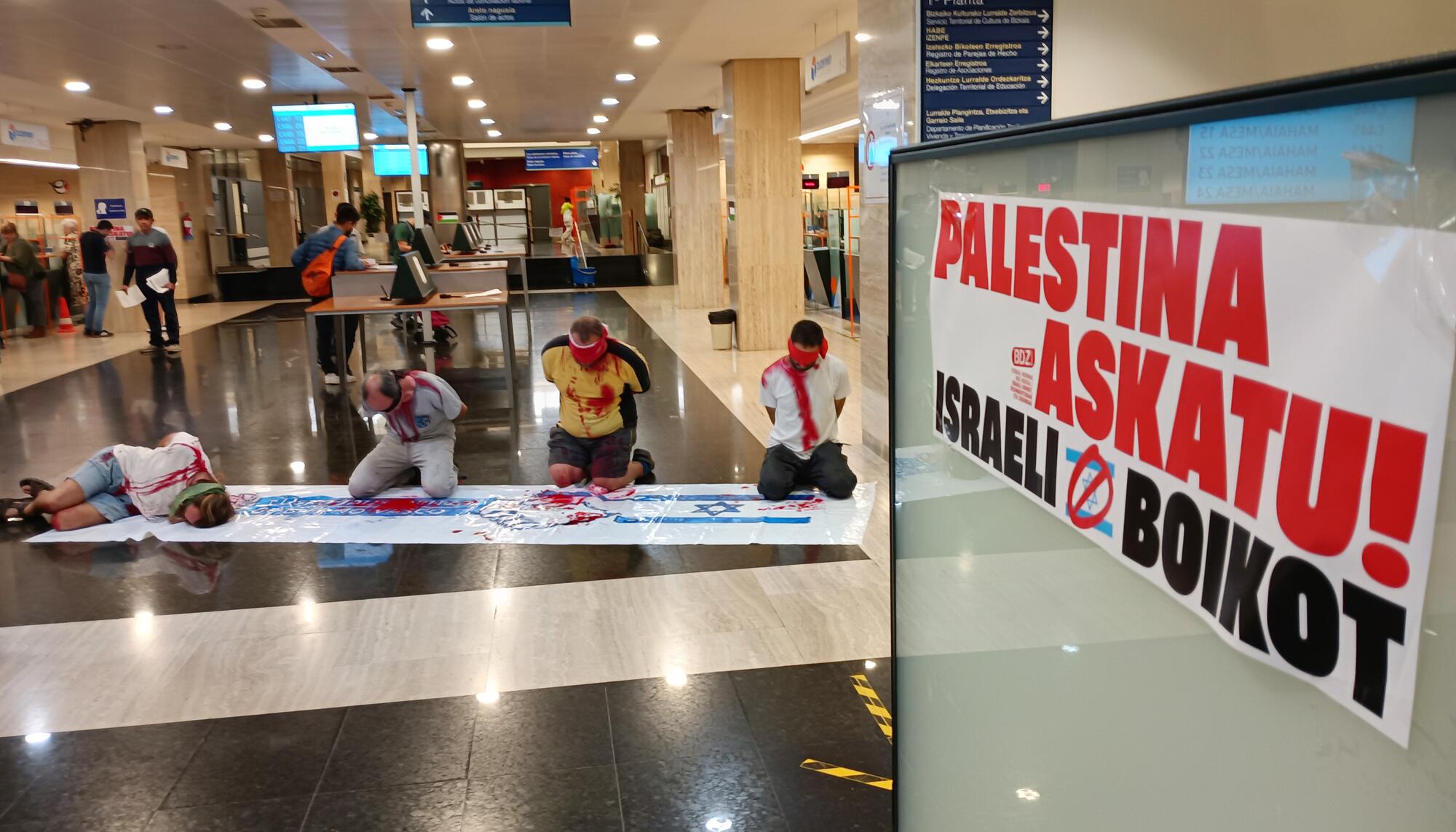 Protesta en la sede del Gobierno Vasco en Bilbao de KHALAS! Palestina-Uribe Kosta | Fuente: Khalas!