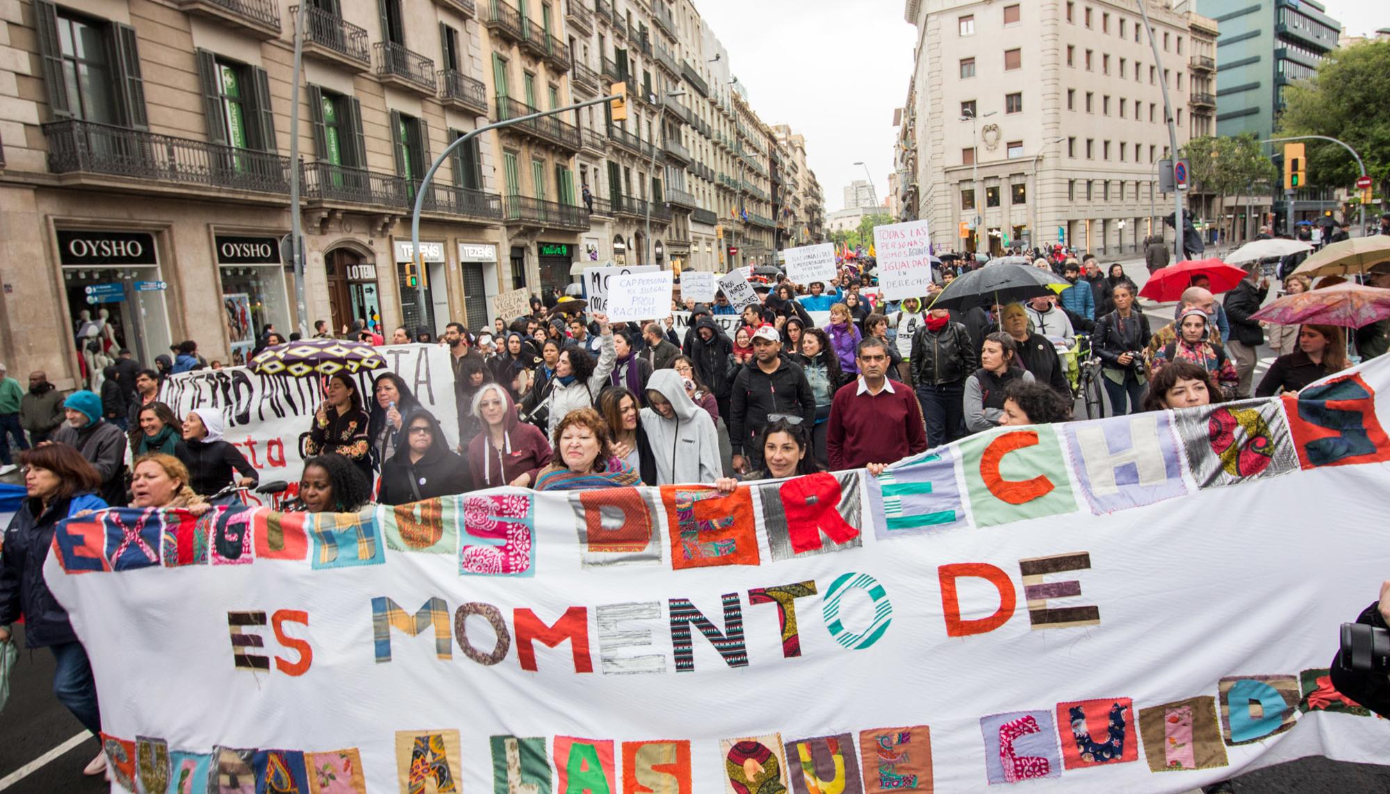 Manifestación trabajo cuidados encierro migrante Massana