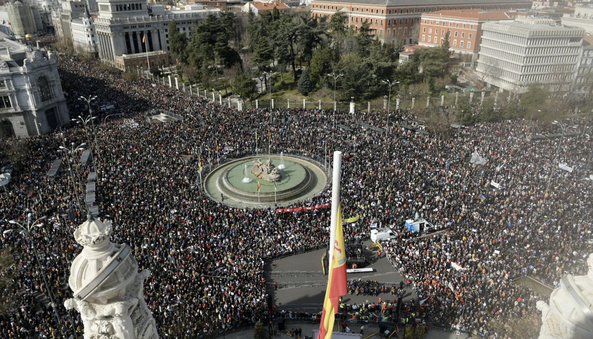 Vista desde el Palacio de Cibeles de la manifestación por la sanidad pública en Madrid
