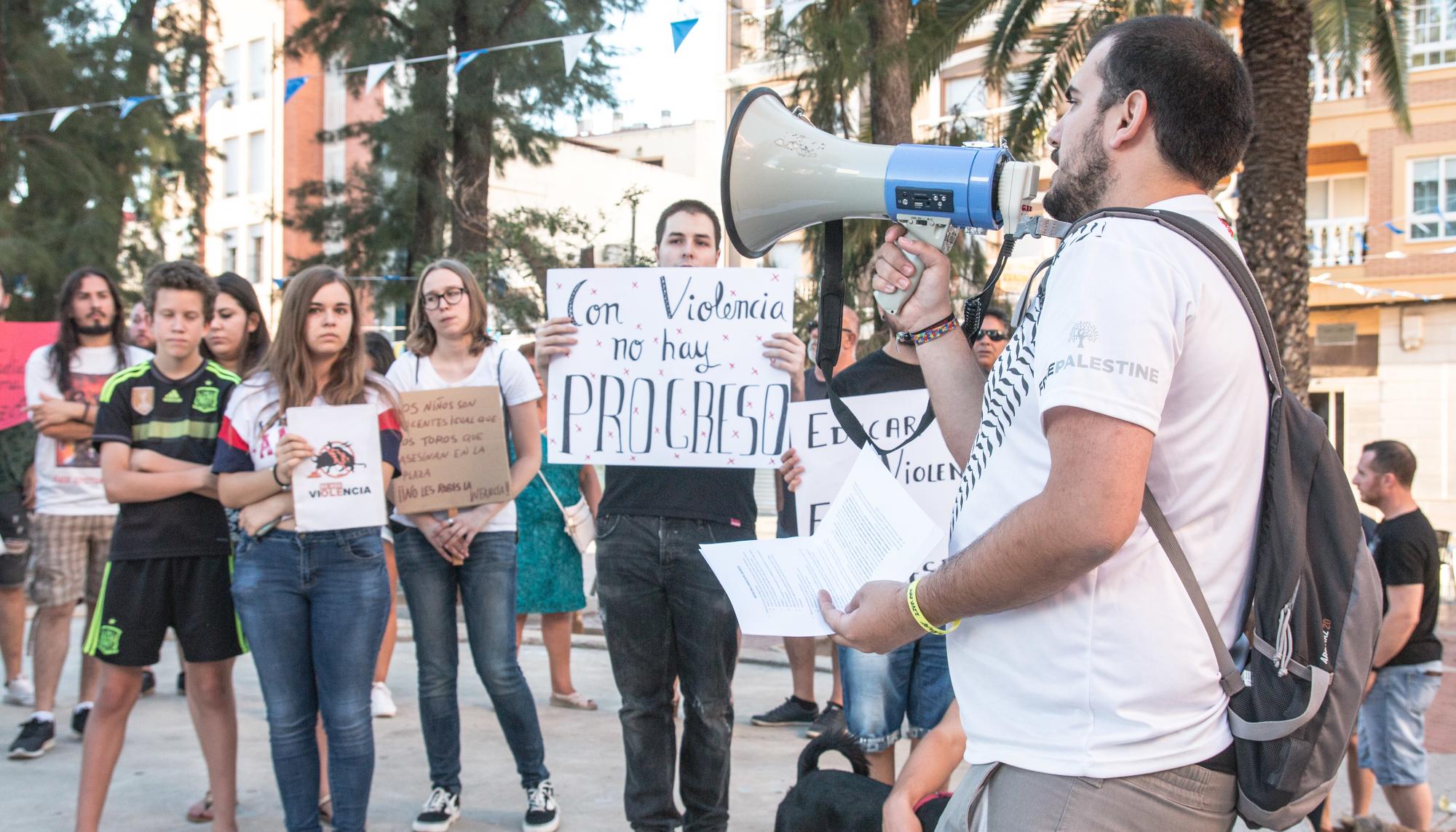 Manifestación Antitaurina en Almendralejo-2